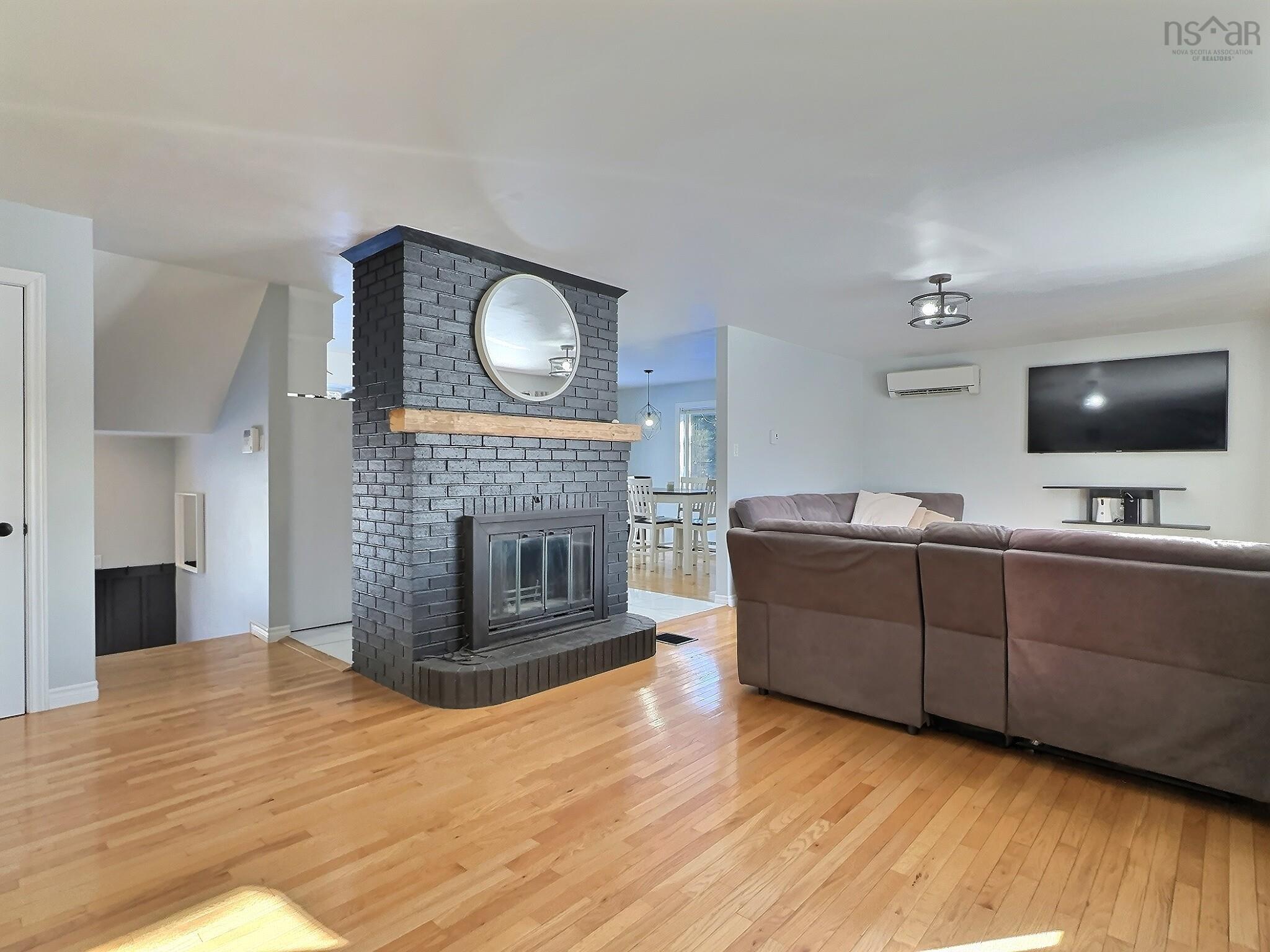 $385,000.00: 225 2 Highway, Brookfield