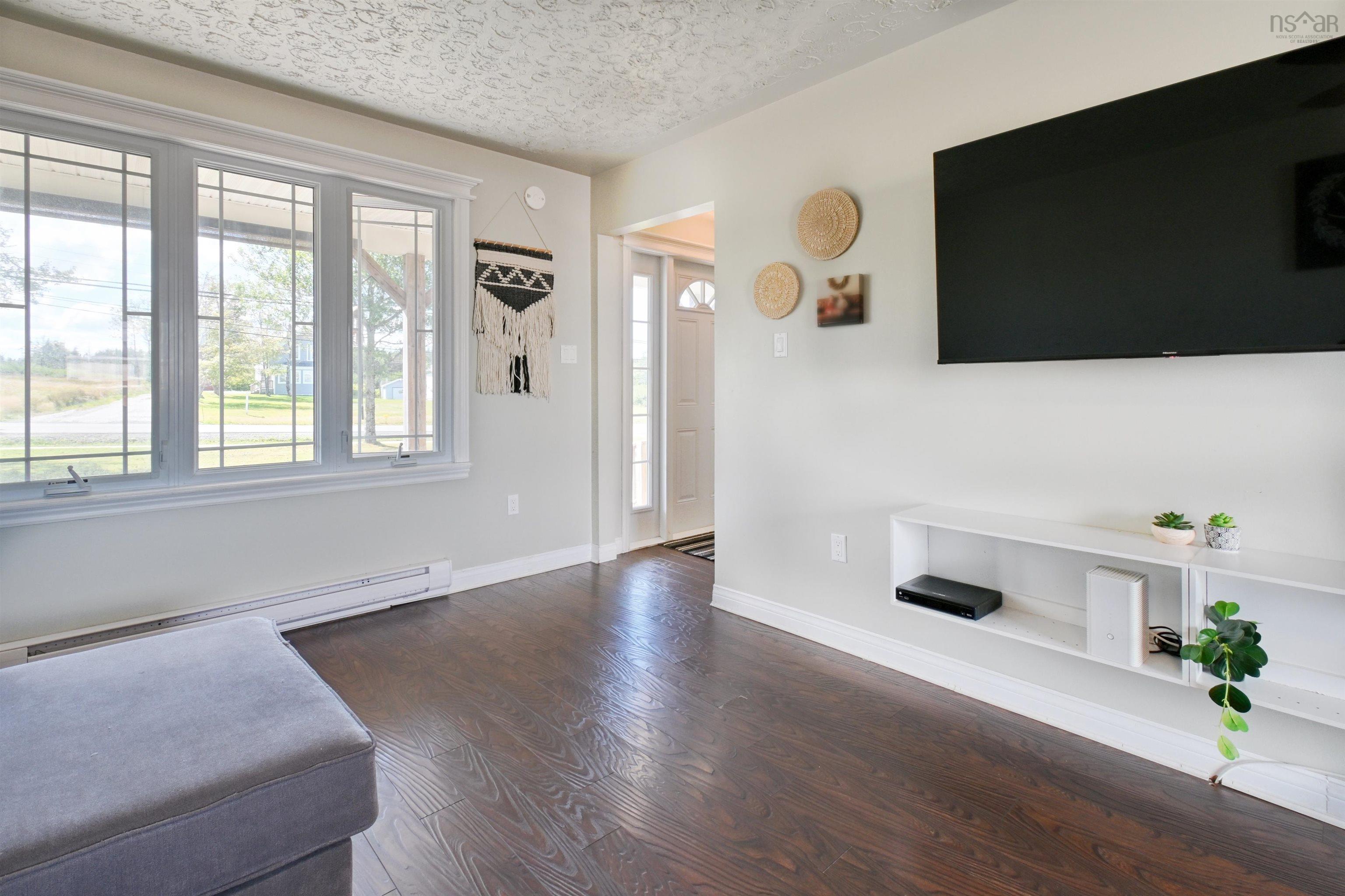 $346,700.00: 9307 Pepperell Street, St. Peter