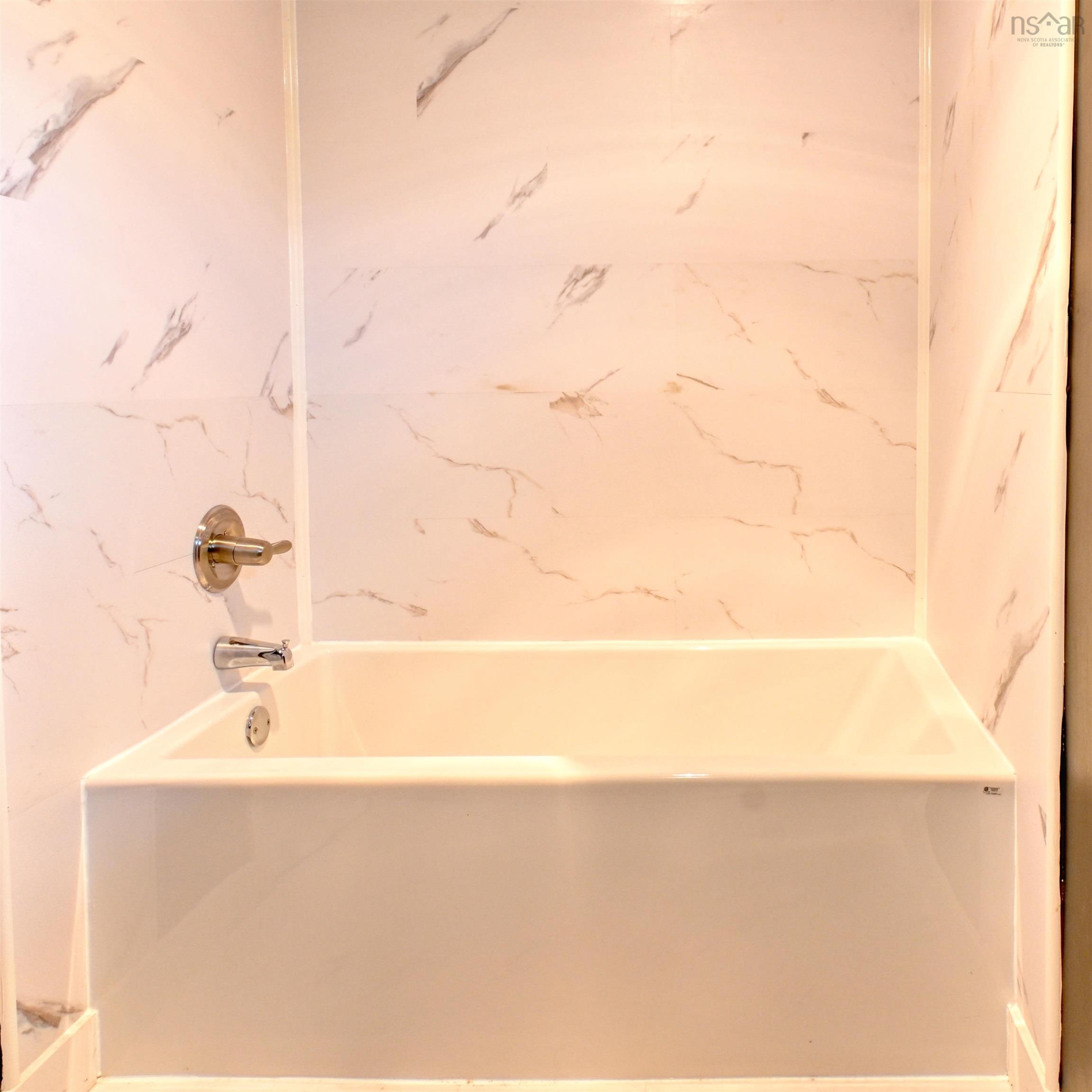 $346,700.00: 9307 Pepperell Street, St. Peter