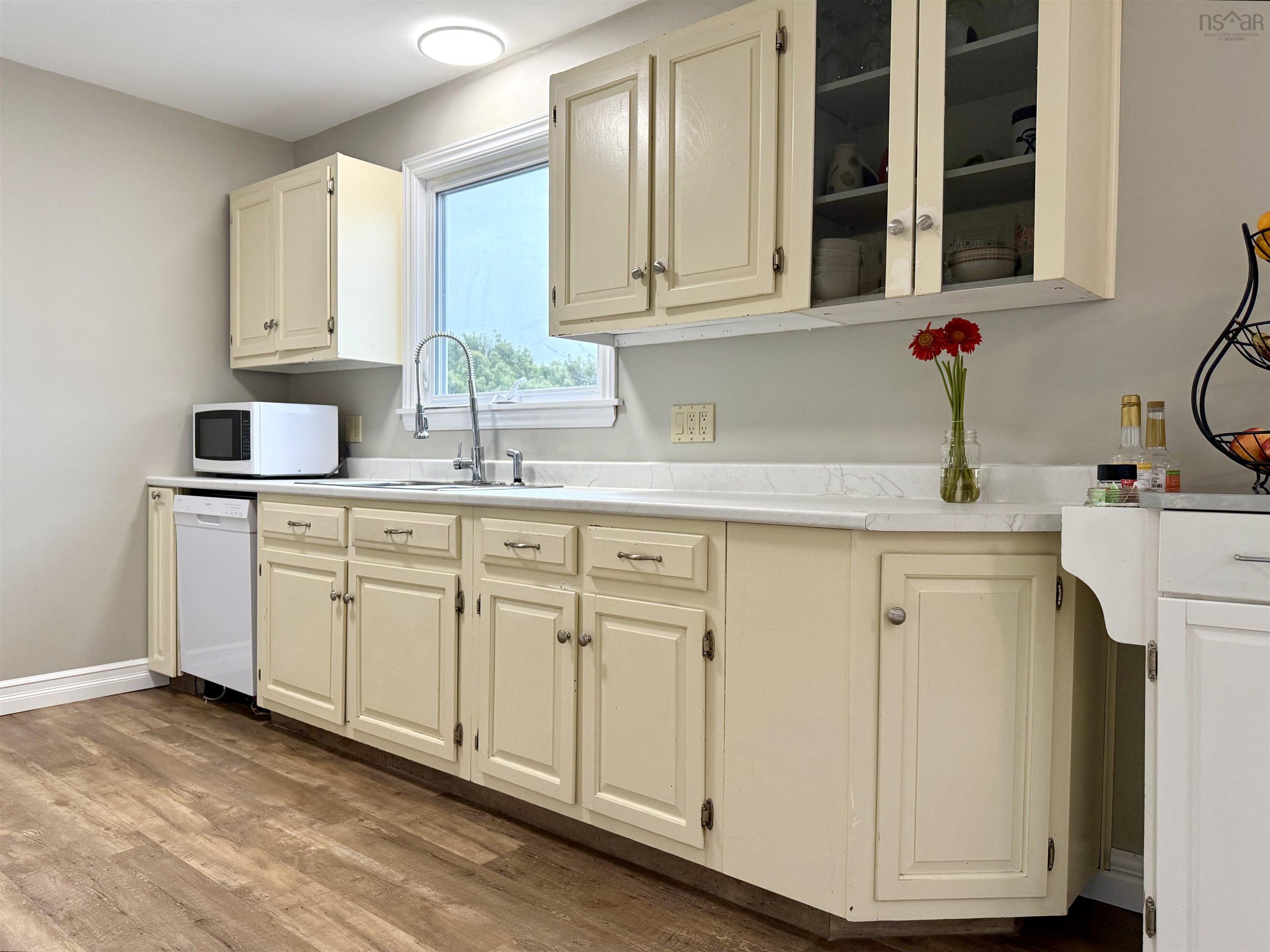 $359,900.00: 1042 6 Highway, Warren