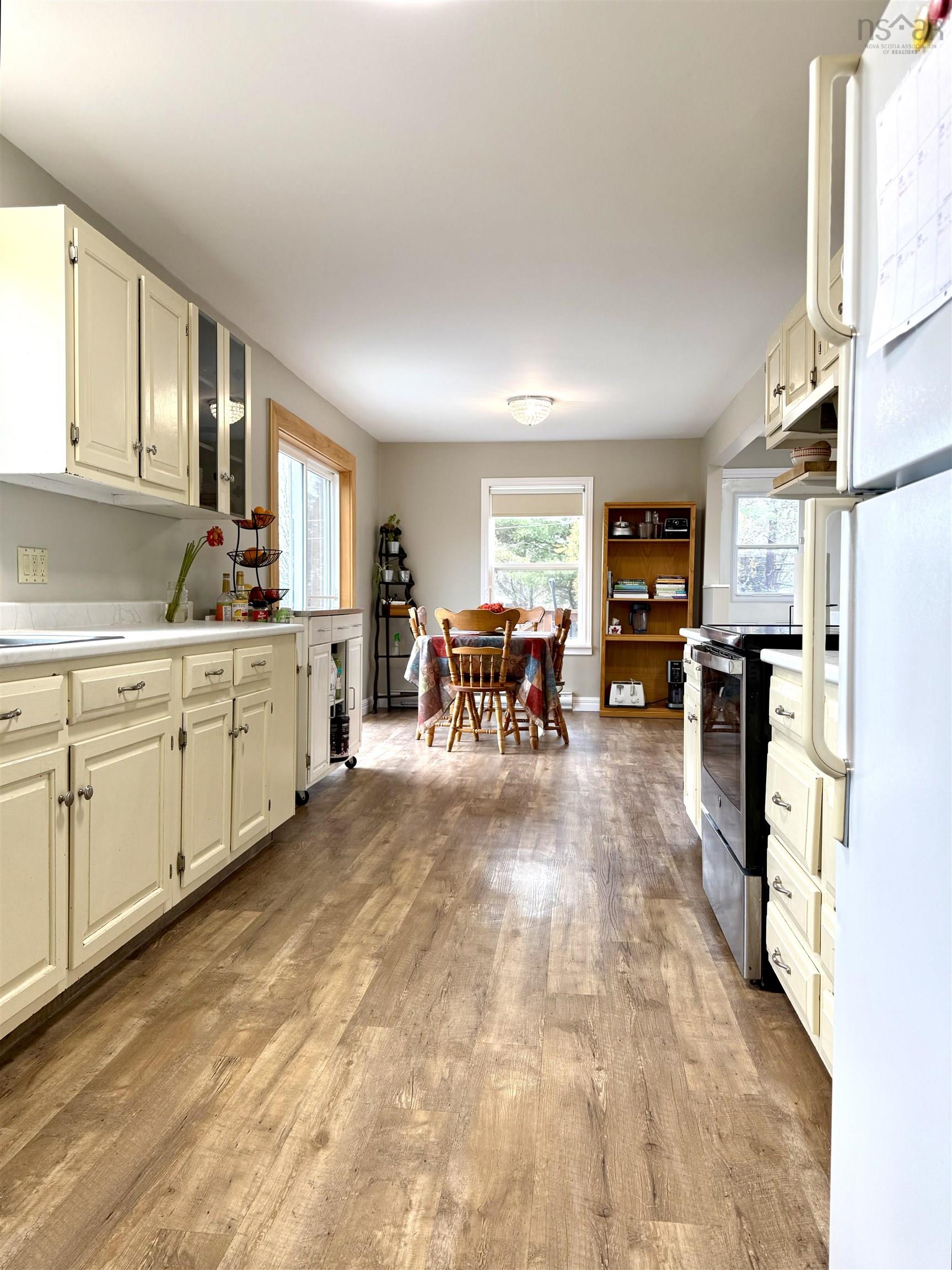 $359,900.00: 1042 6 Highway, Warren