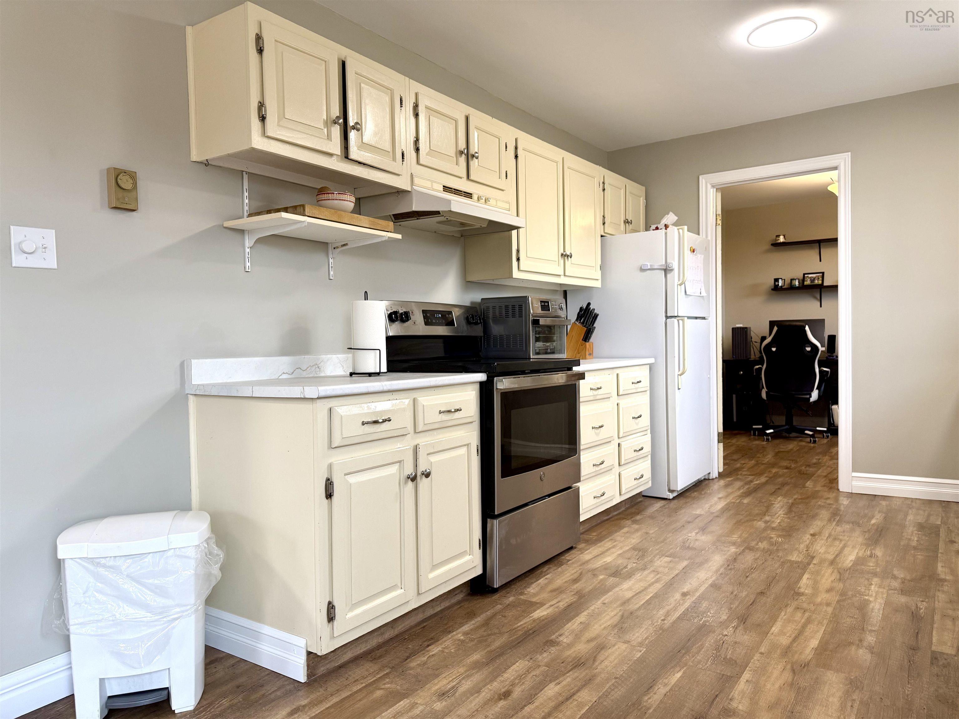 $359,900.00: 1042 6 Highway, Warren