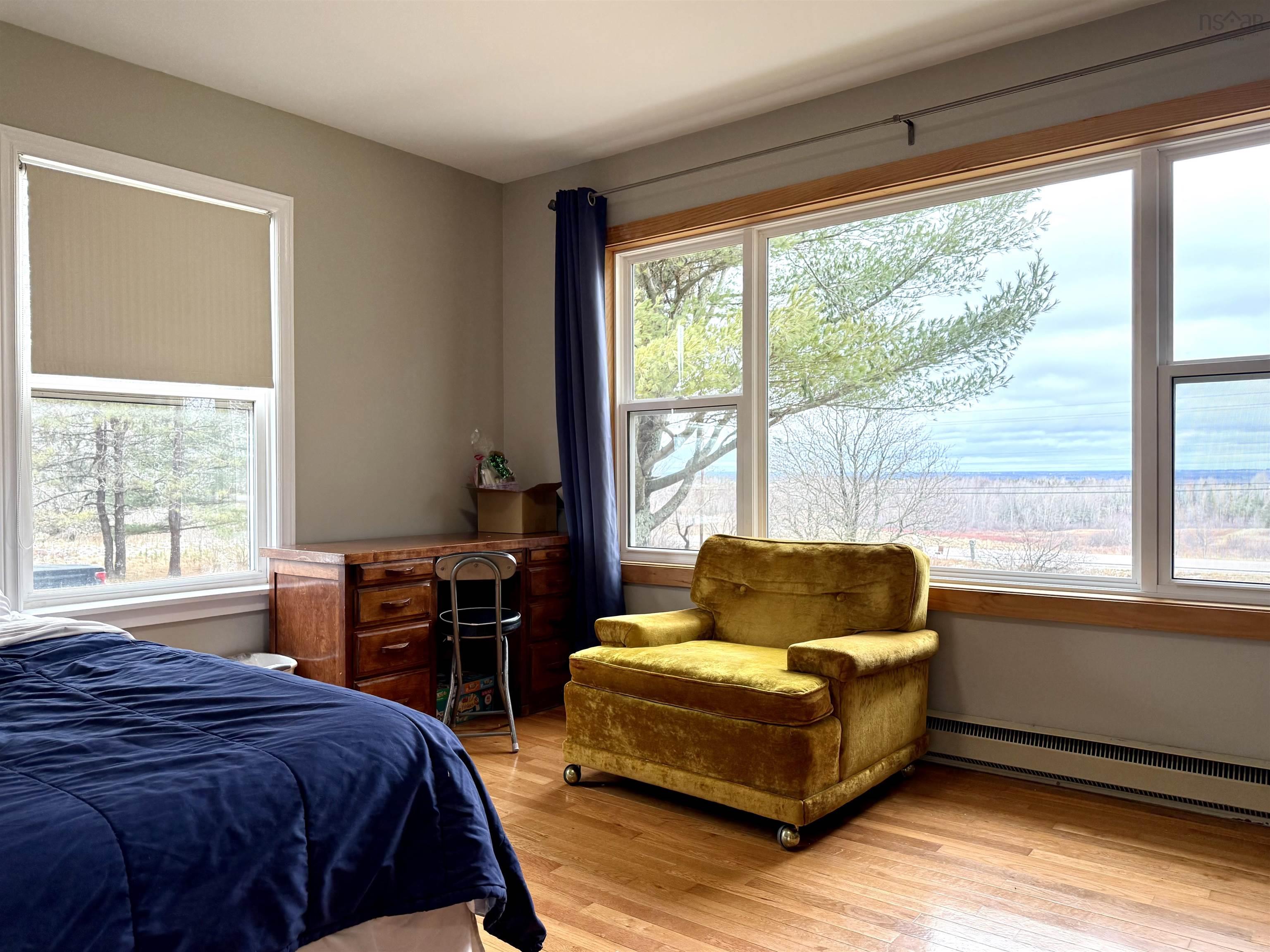 $359,900.00: 1042 6 Highway, Warren