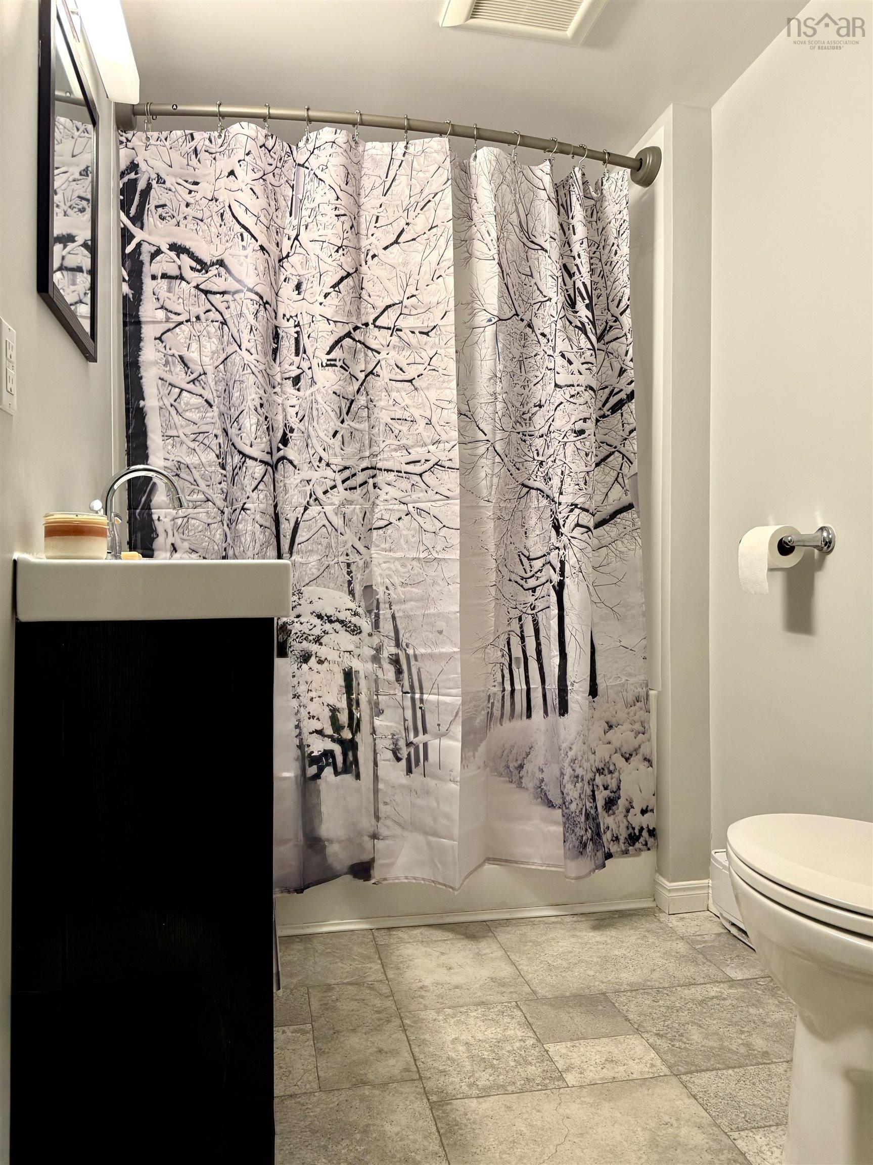 $359,900.00: 1042 6 Highway, Warren