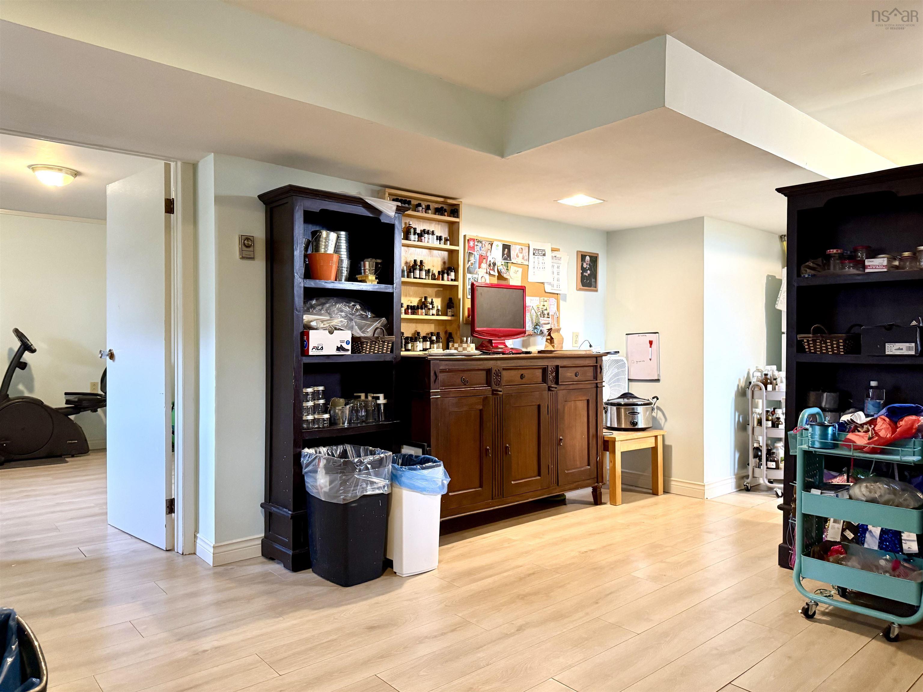 $359,900.00: 1042 6 Highway, Warren