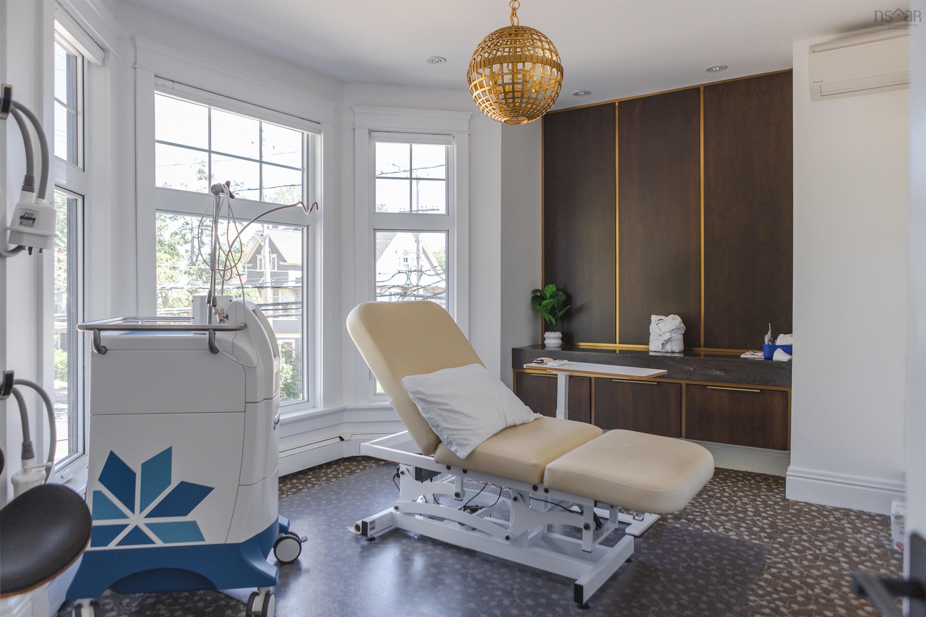 6088 Coburg Road, Halifax, NS (MLS 202600064)