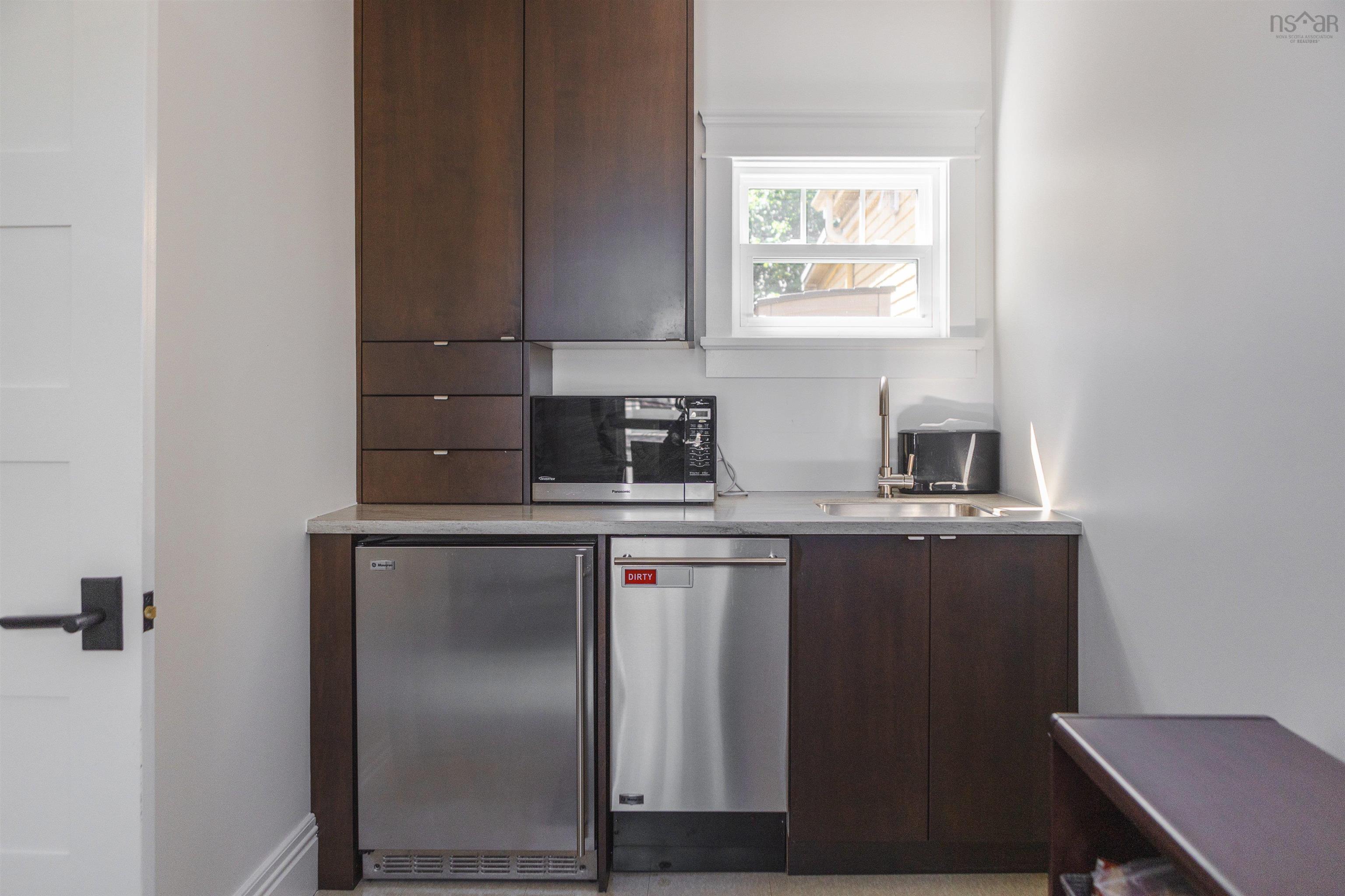 6088 Coburg Road, Halifax, NS (MLS 202600064)