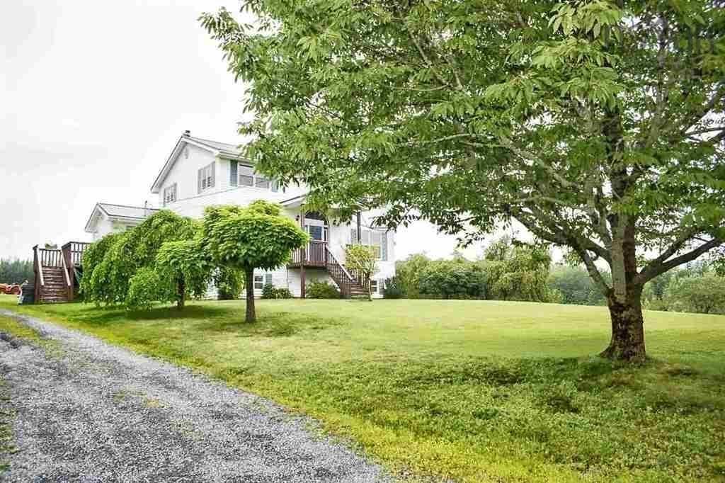 $699,900.00: 721 Indian Road, Nine Mile River