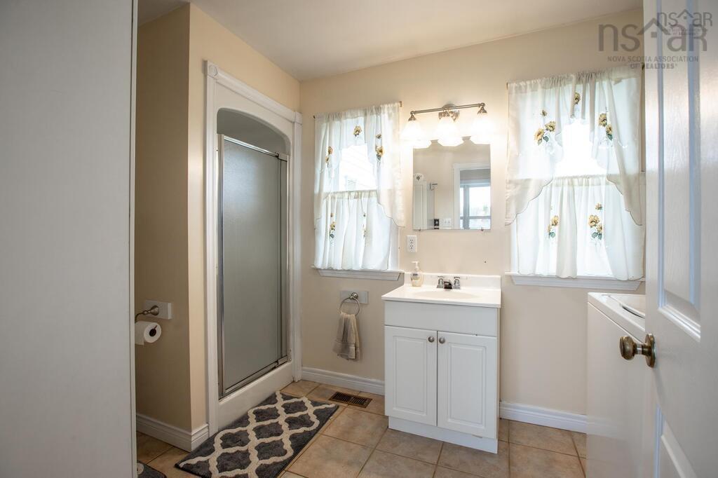 $699,900.00: 721 Indian Road, Nine Mile River