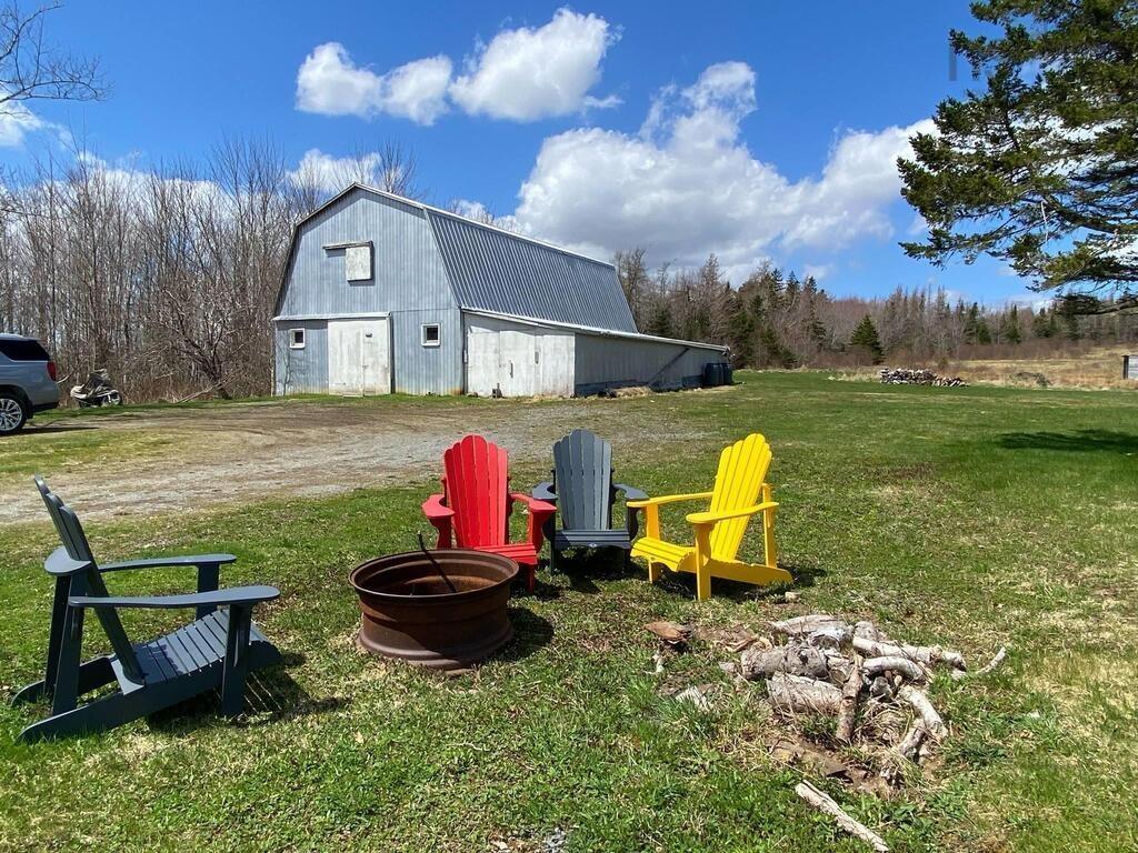 $699,900.00: 721 Indian Road, Nine Mile River