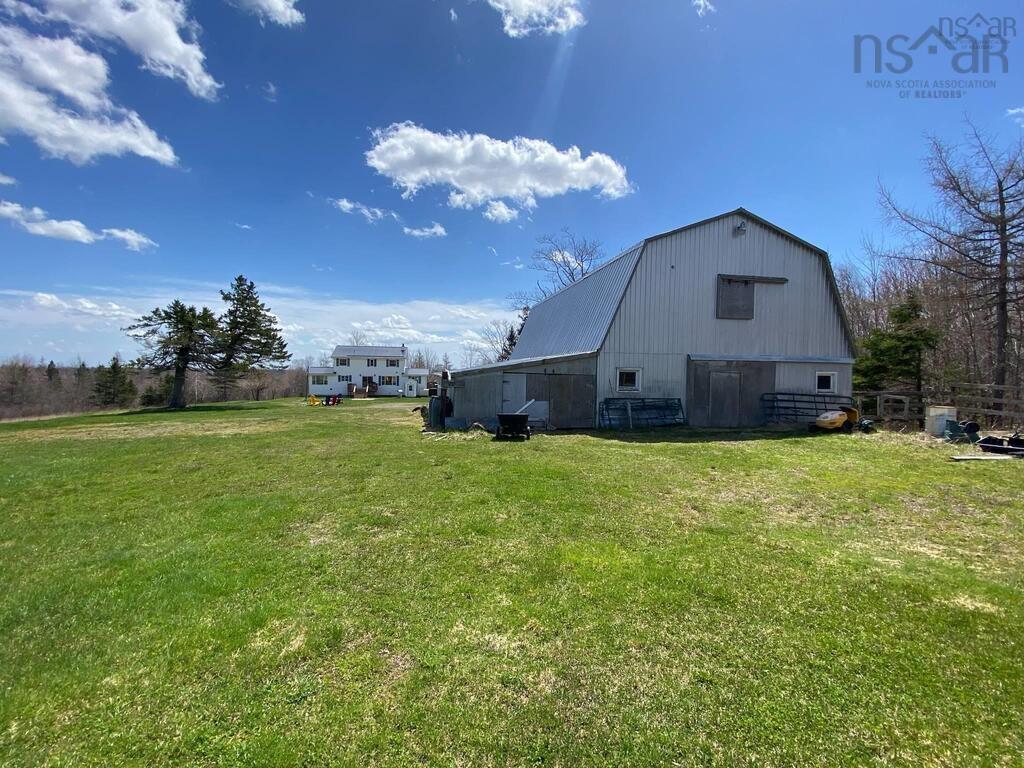 $699,900.00: 721 Indian Road, Nine Mile River