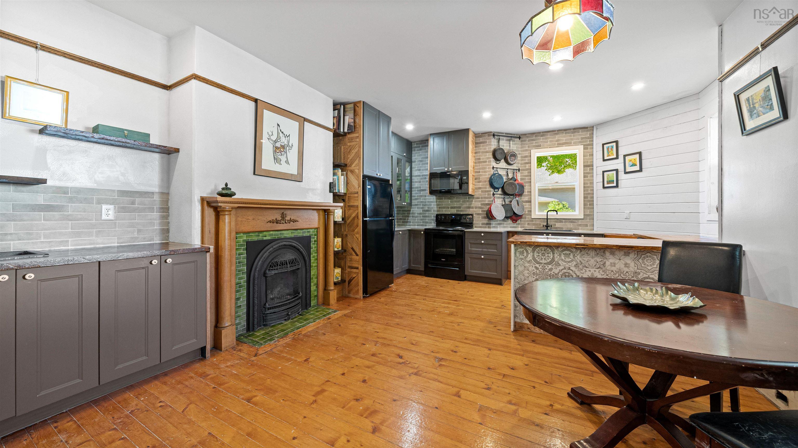 $465,000.00: 366 Main Street, Middleton