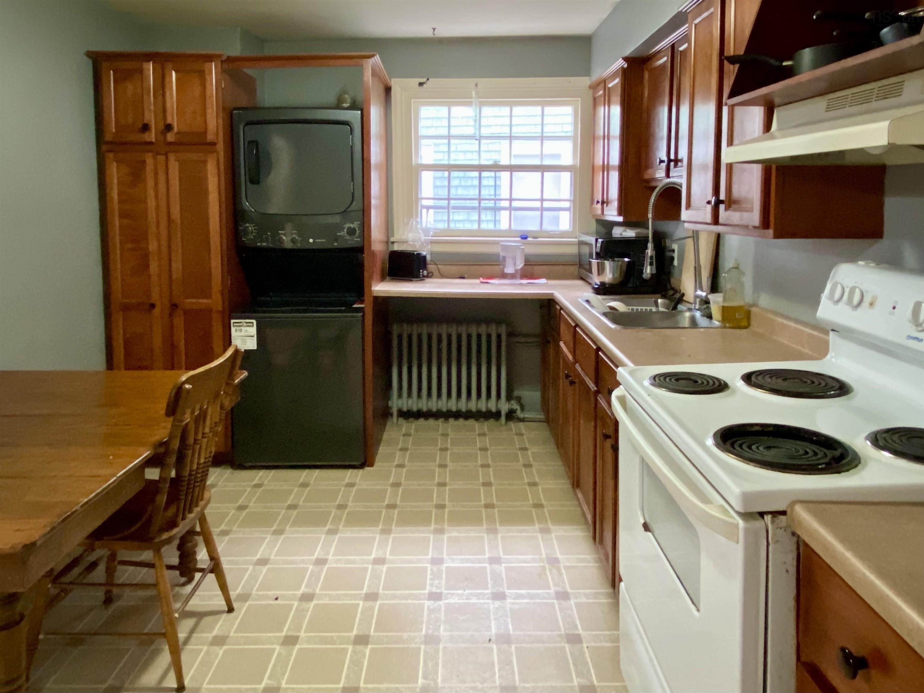 $799,000.00: 272-274 St George & 59-61 St James Street, Annapolis Royal