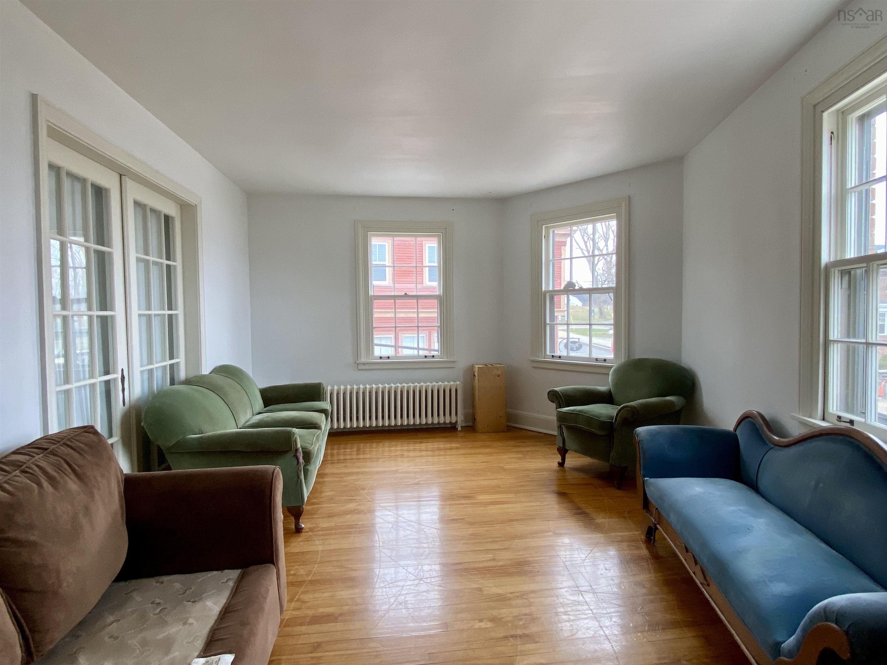 $799,000.00: 272-274 St George & 59-61 St James Street, Annapolis Royal