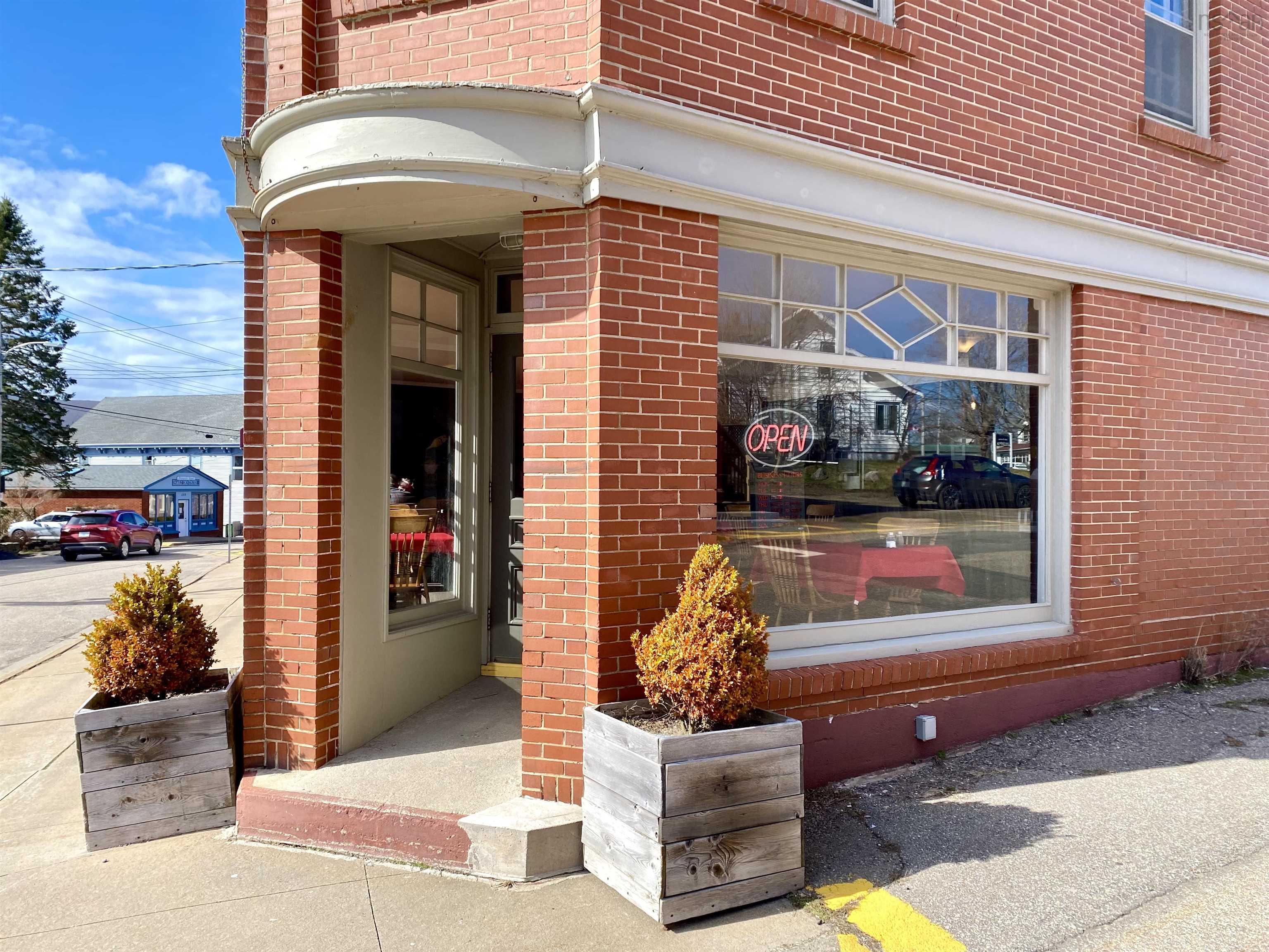 $799,000.00: 272-274 St George & 59-61 St James Street, Annapolis Royal