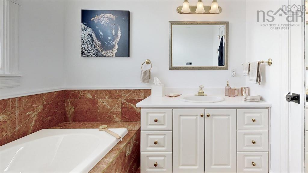 $549,000.00: 41 Post Office Road, Clyde River