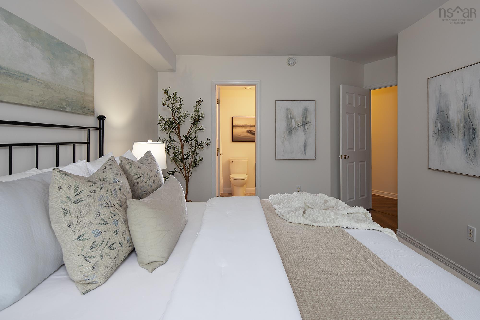 $525,000.00: 302 30 Waterfront Drive, Bedford