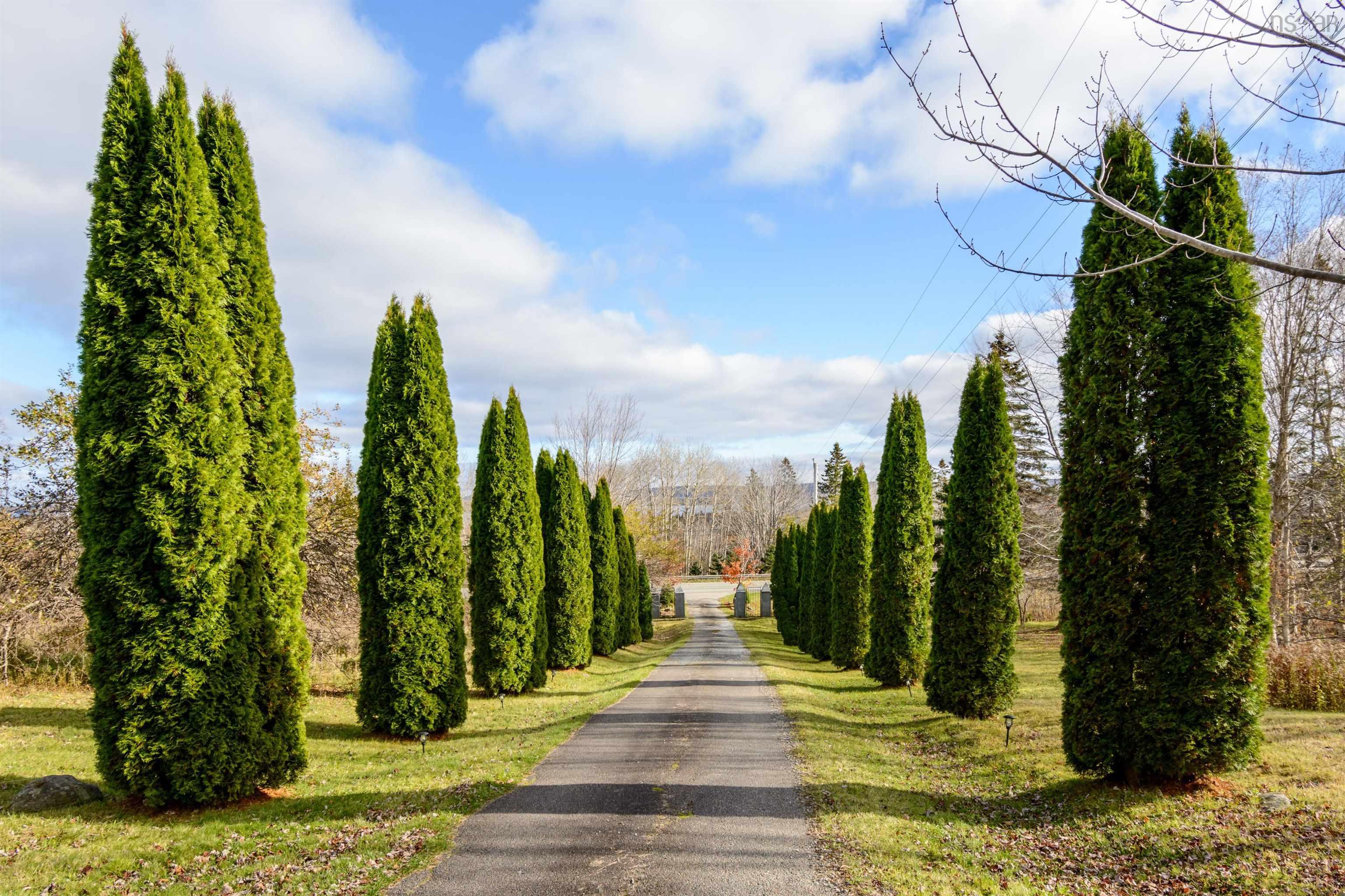 $1,649,000.00: 11980 105 Highway, Bucklaw