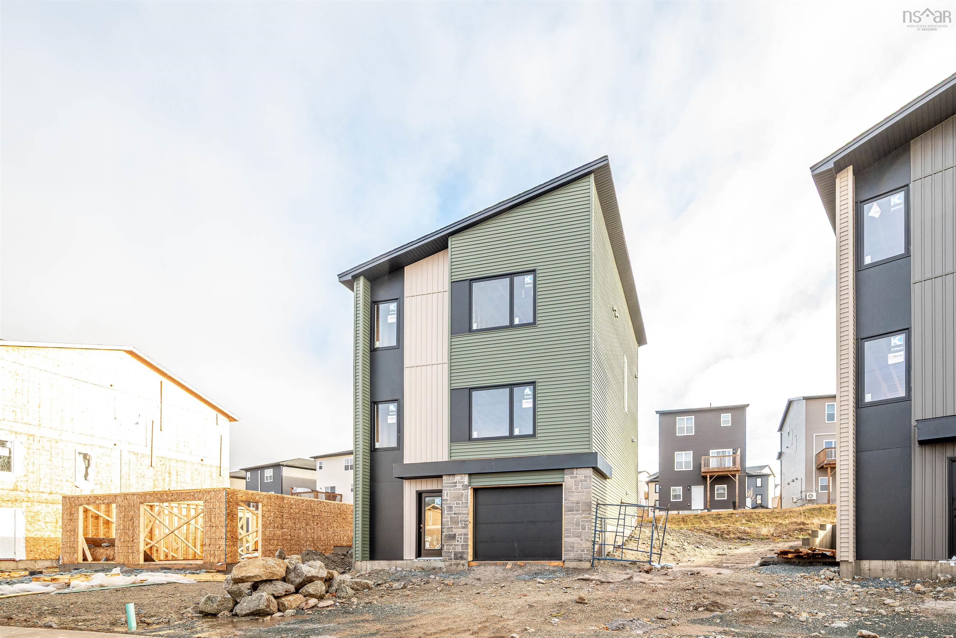 $749,900.00: 124 Flatrock Crescent, Beechville