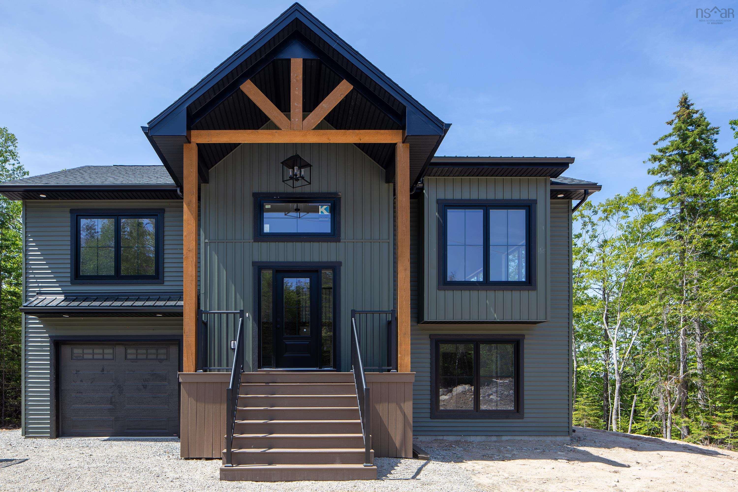 $737,900.00: 24 Shoreline Bluff Lane, Fox Point