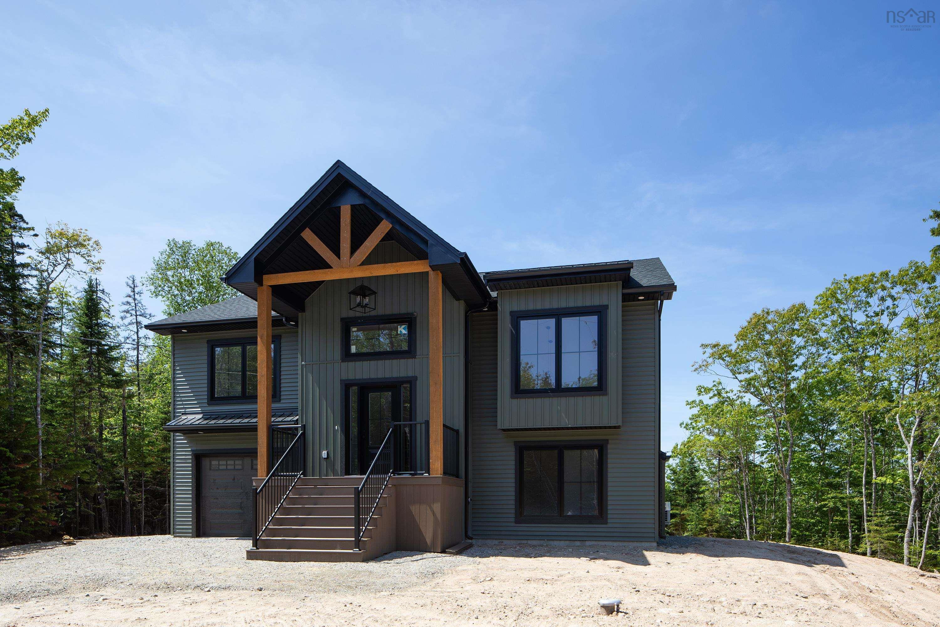 $737,900.00: 24 Shoreline Bluff Lane, Fox Point