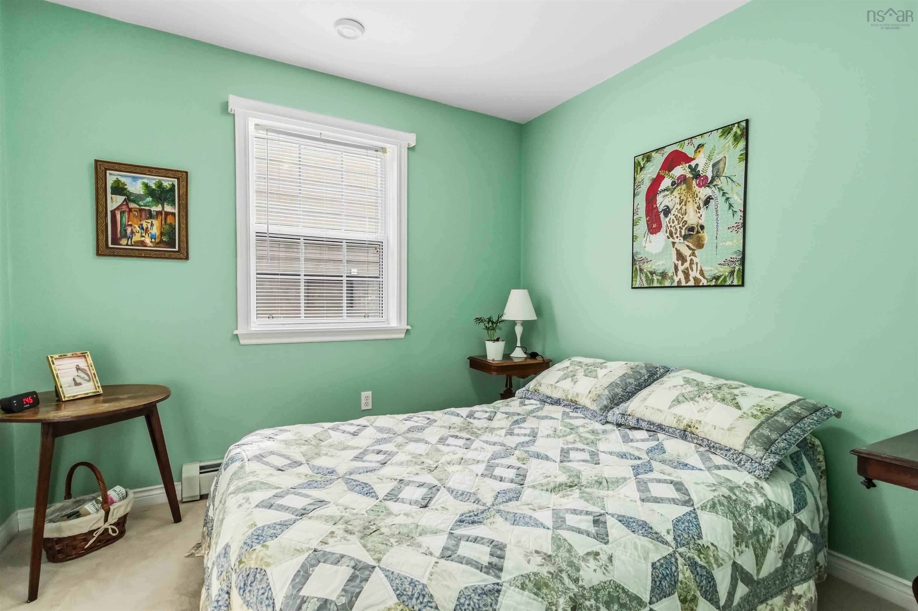 $579,900.00: 62 Woodbury Drive, Rockingham