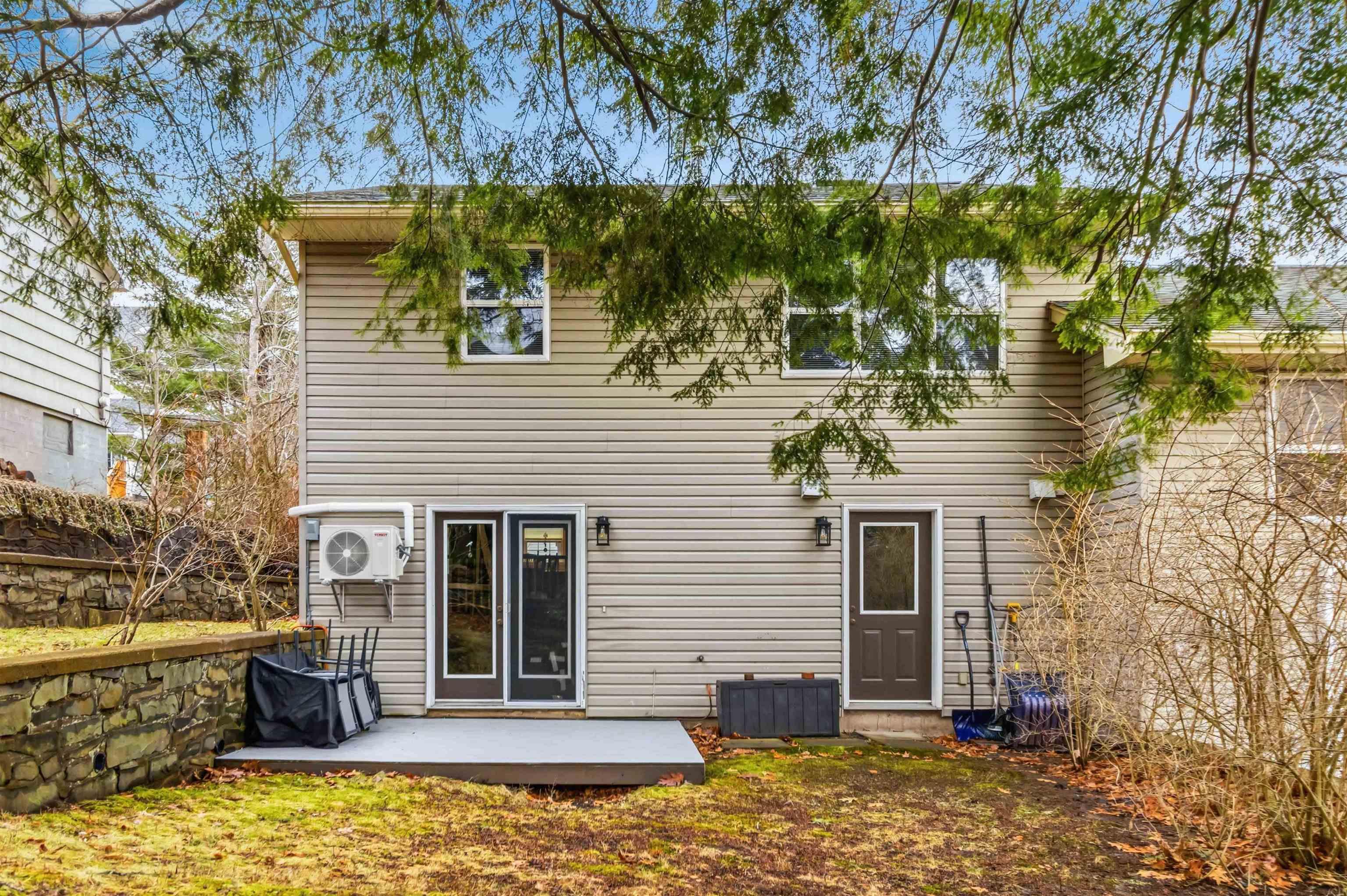 $579,900.00: 62 Woodbury Drive, Rockingham