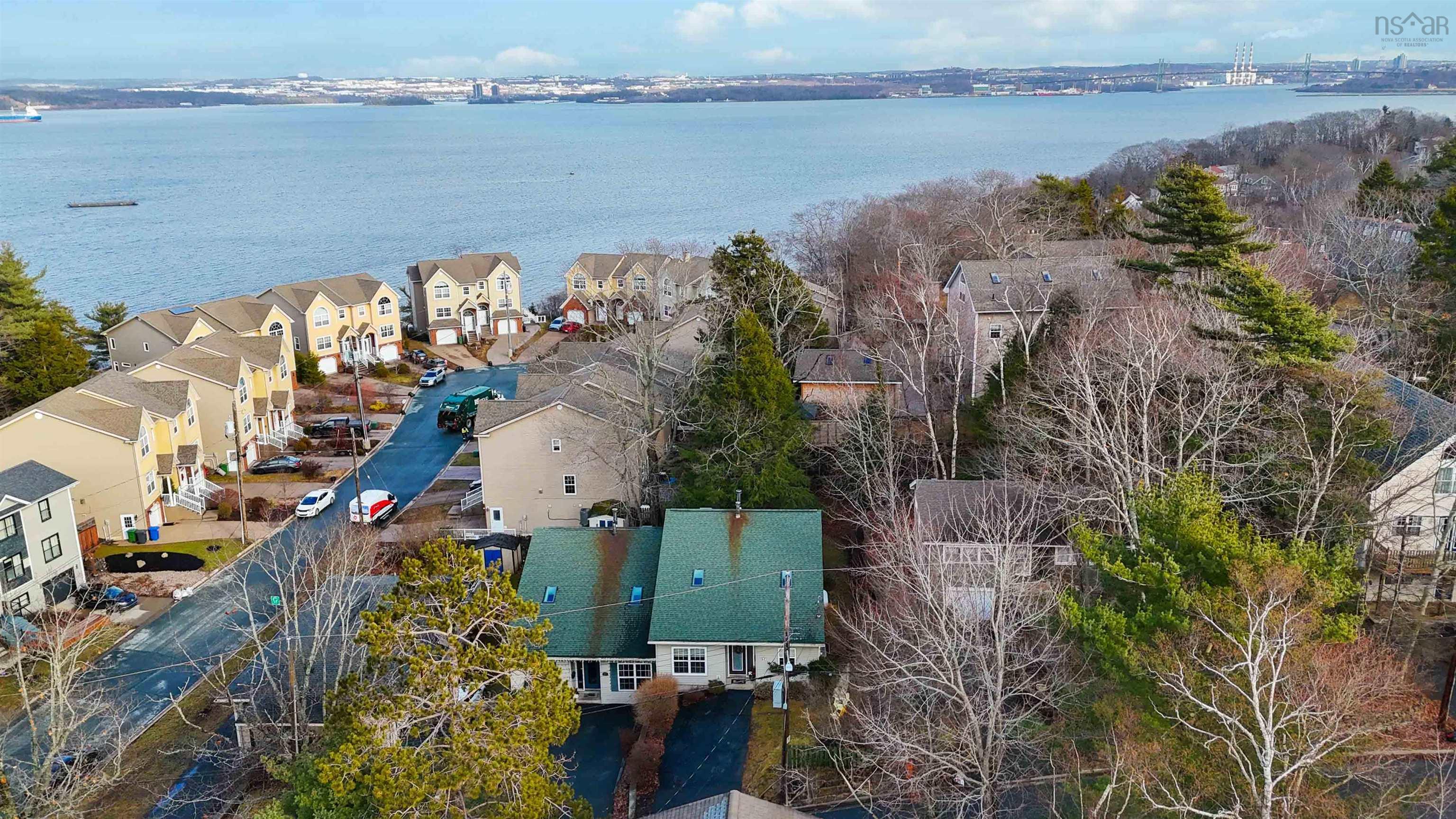 $579,900.00: 62 Woodbury Drive, Rockingham