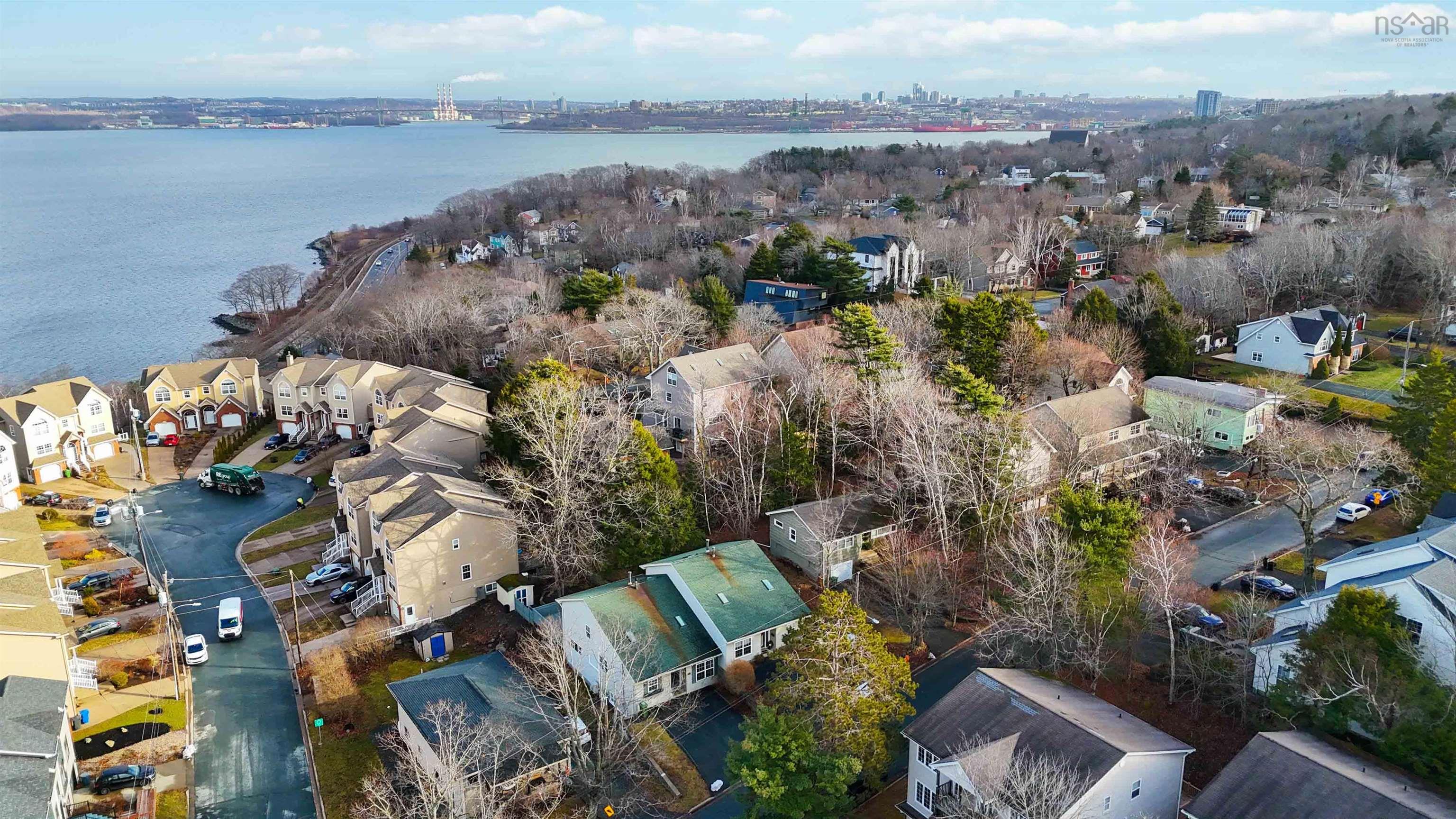 $579,900.00: 62 Woodbury Drive, Rockingham