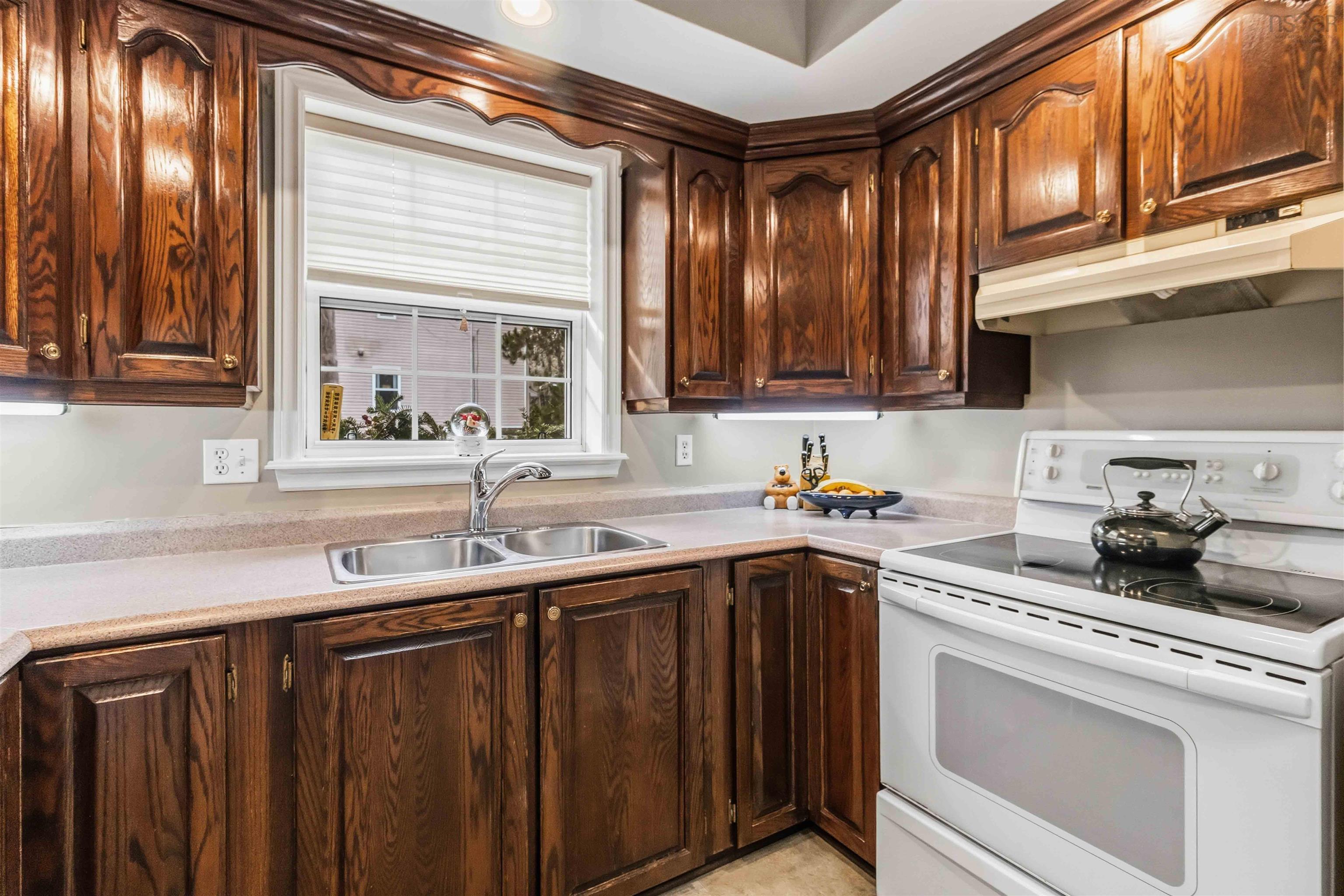 $579,900.00: 62 Woodbury Drive, Rockingham