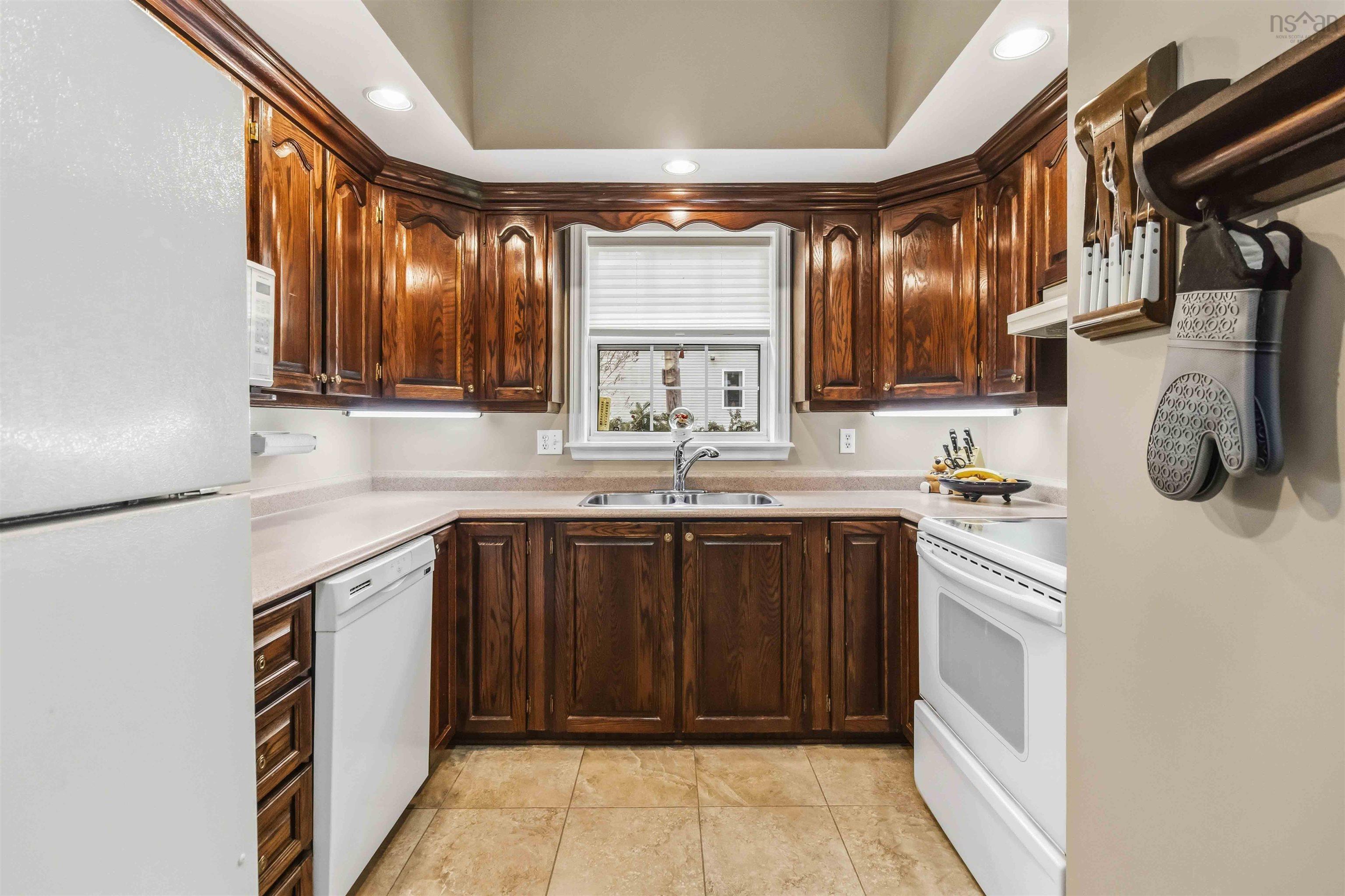 $579,900.00: 62 Woodbury Drive, Rockingham