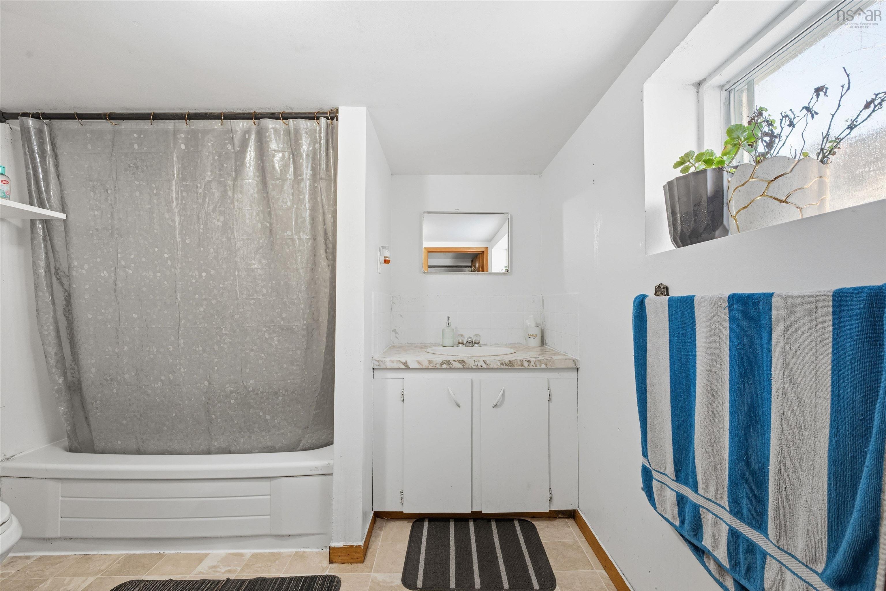 28/30 High Street, Bedford, NS (MLS 202600506)