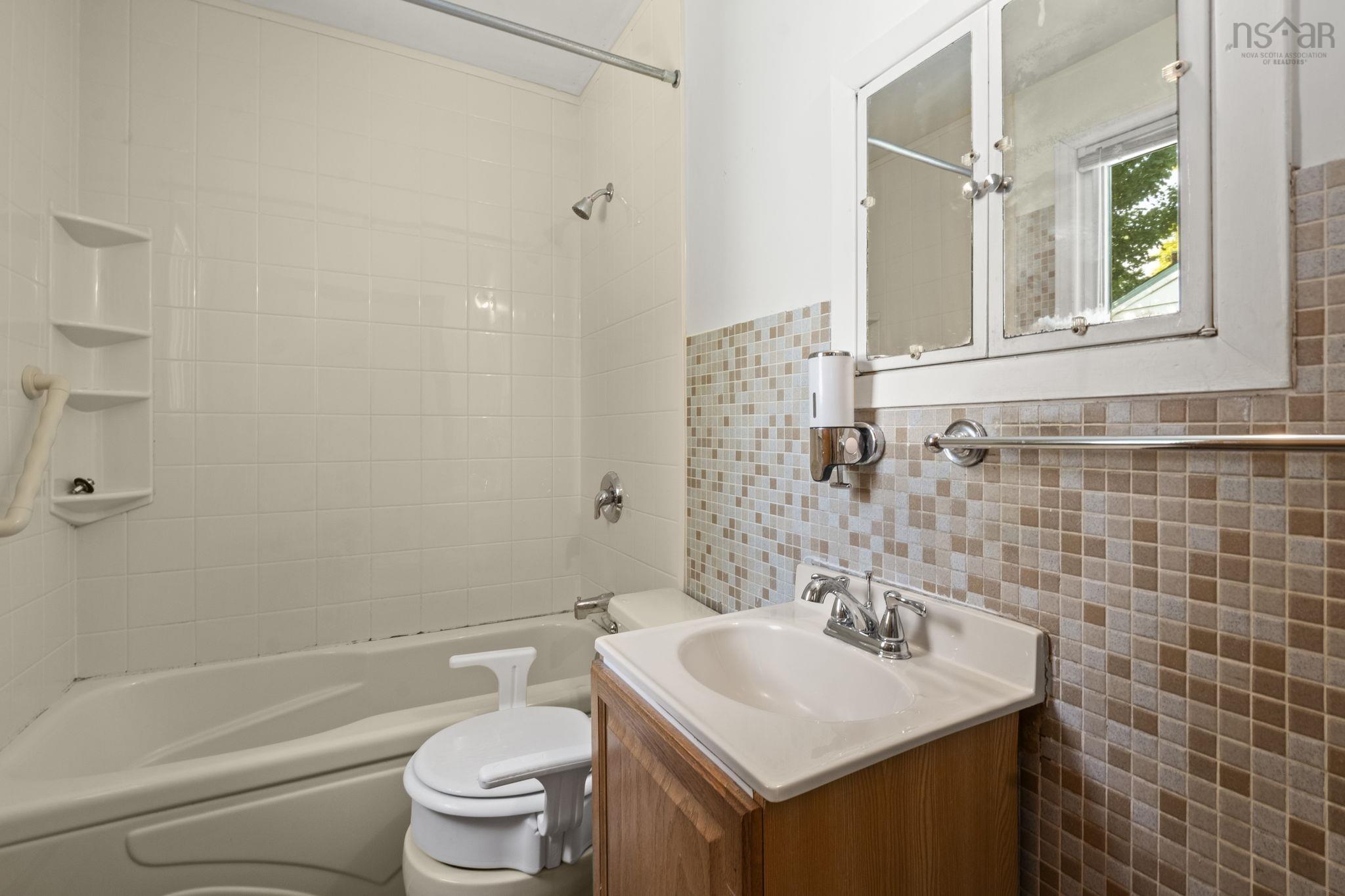 $499,000.00: 13 Convoy Avenue, Halifax