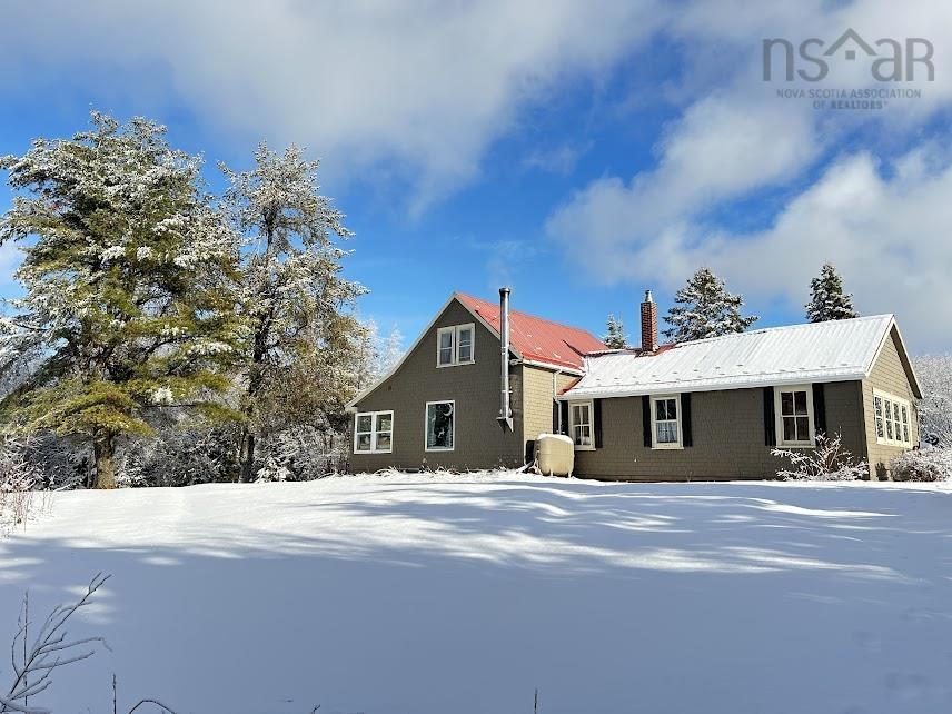 $345,000.00: 540 246 Highway, Wentworth