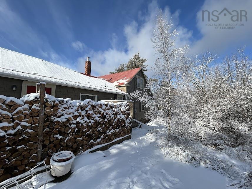 $345,000.00: 540 246 Highway, Wentworth