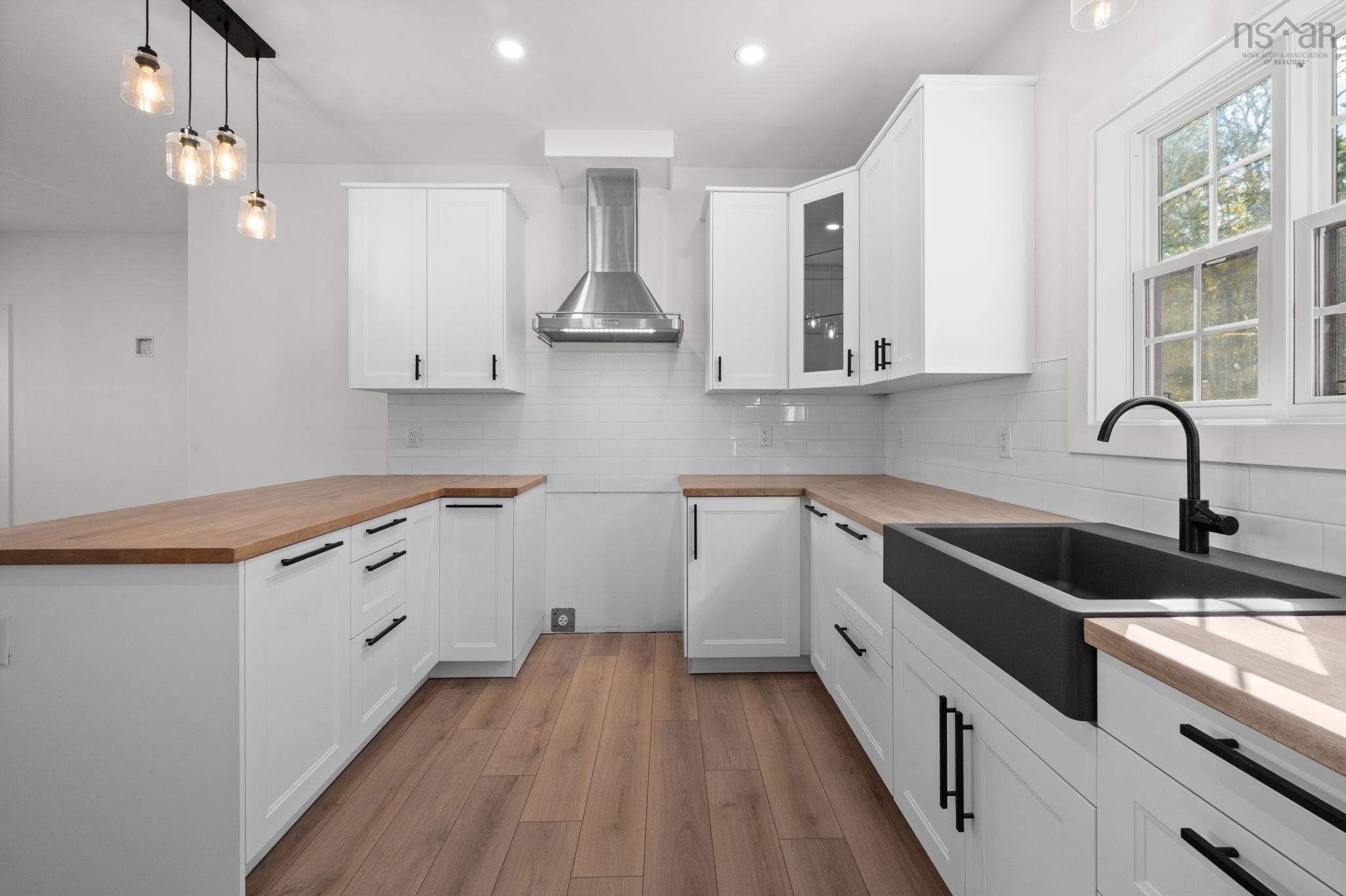 $649,999.00: 67 Birchview Drive, Lake Charlotte