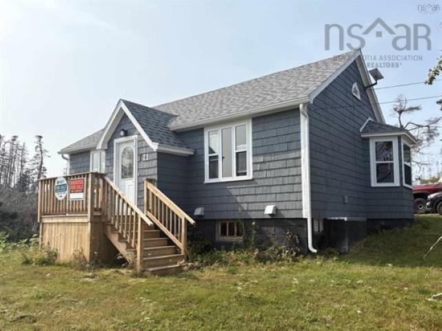 $225,000.00: 21 Marconi St, Louisbourg
