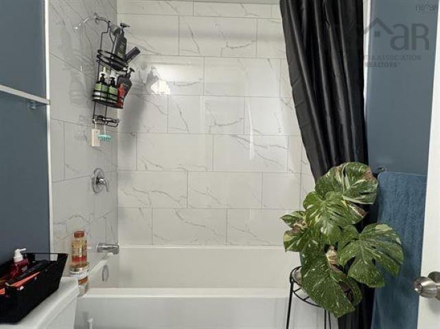 $225,000.00: 21 Marconi St, Louisbourg