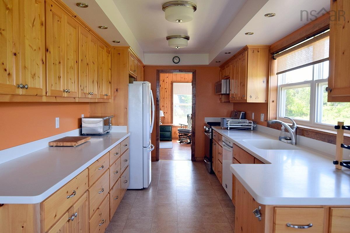 $799,000.00: 70 South Cormier Road, Belle Côte