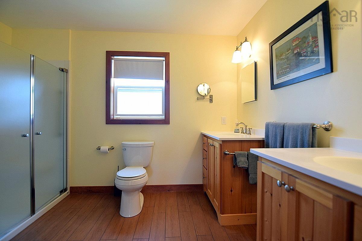 $799,000.00: 70 South Cormier Road, Belle Côte