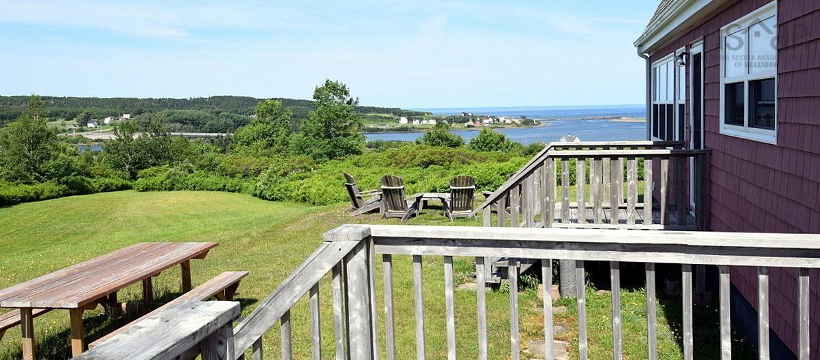 $799,000.00: 70 South Cormier Road, Belle Côte