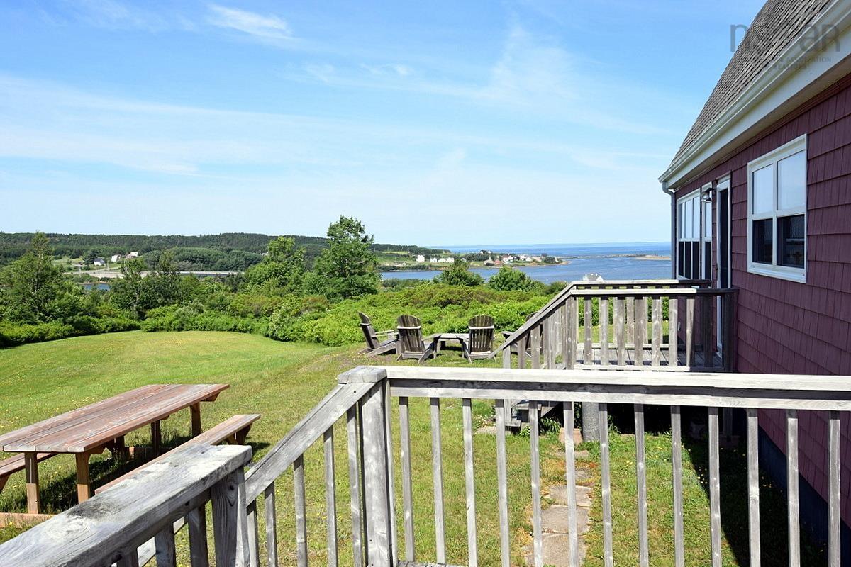 $799,000.00: 70 South Cormier Road, Belle Côte