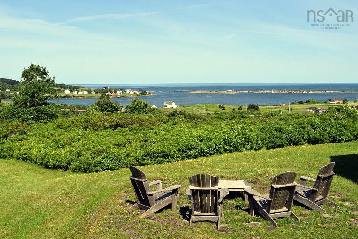 $799,000.00: 70 South Cormier Road, Belle Côte