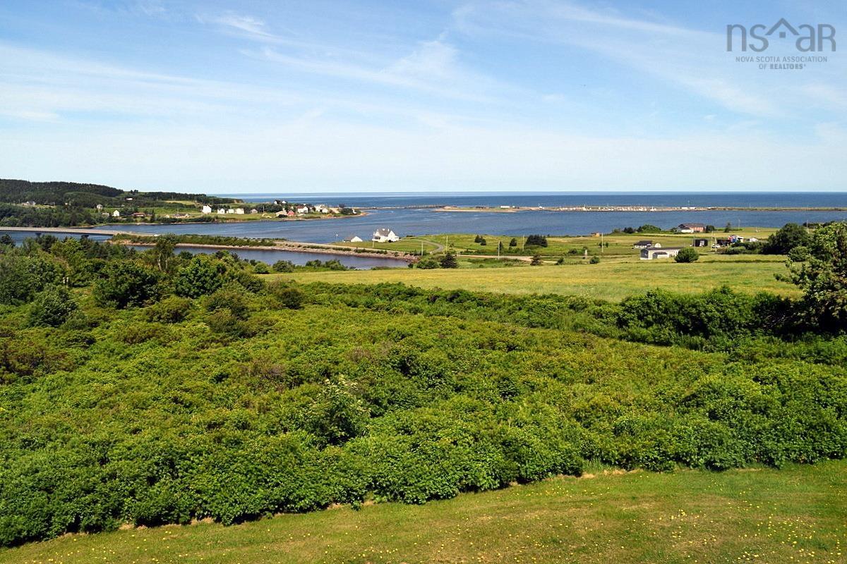 $799,000.00: 70 South Cormier Road, Belle Côte