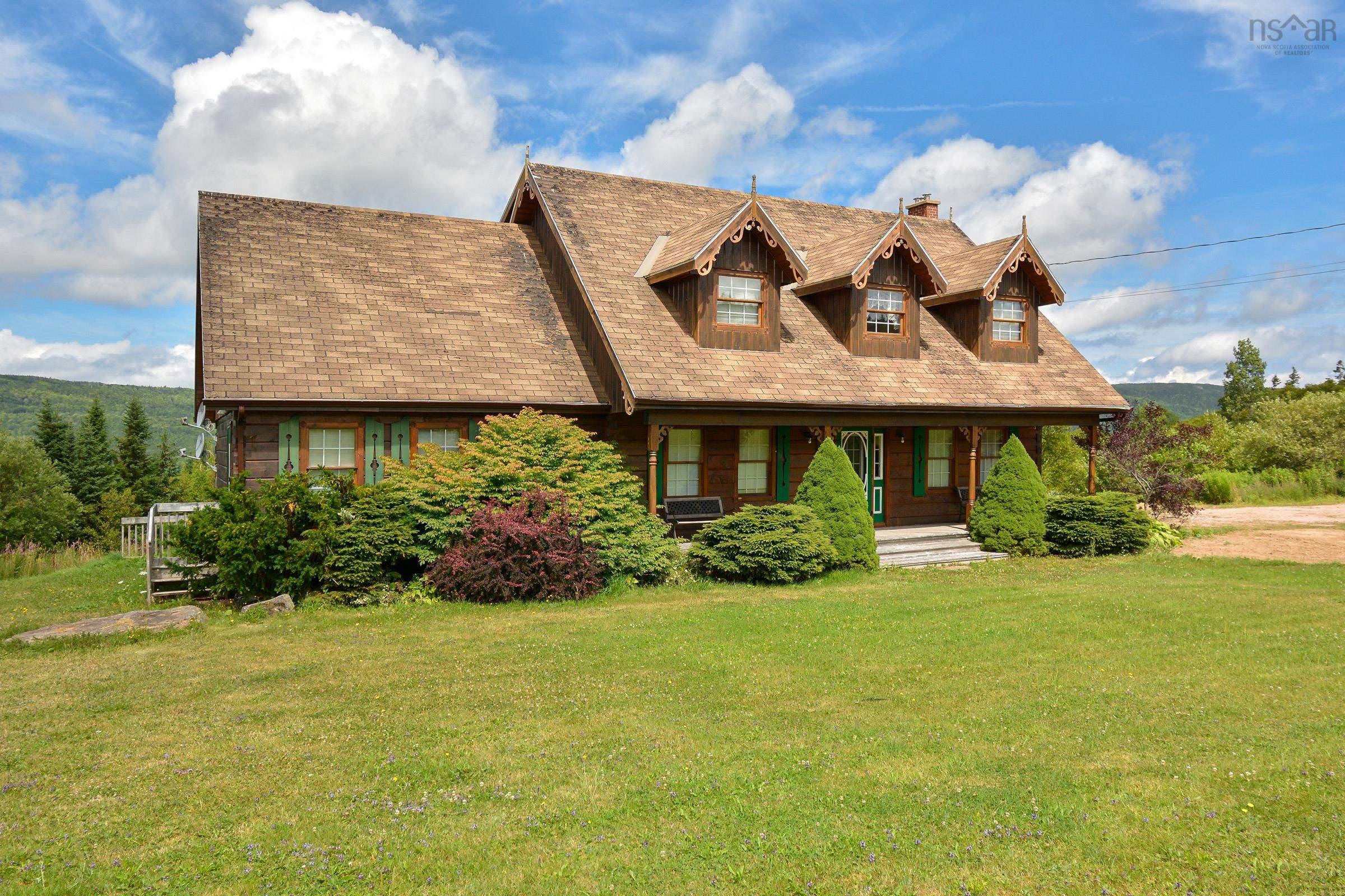 $549,900.00: 776 105 Highway, Boularderie East