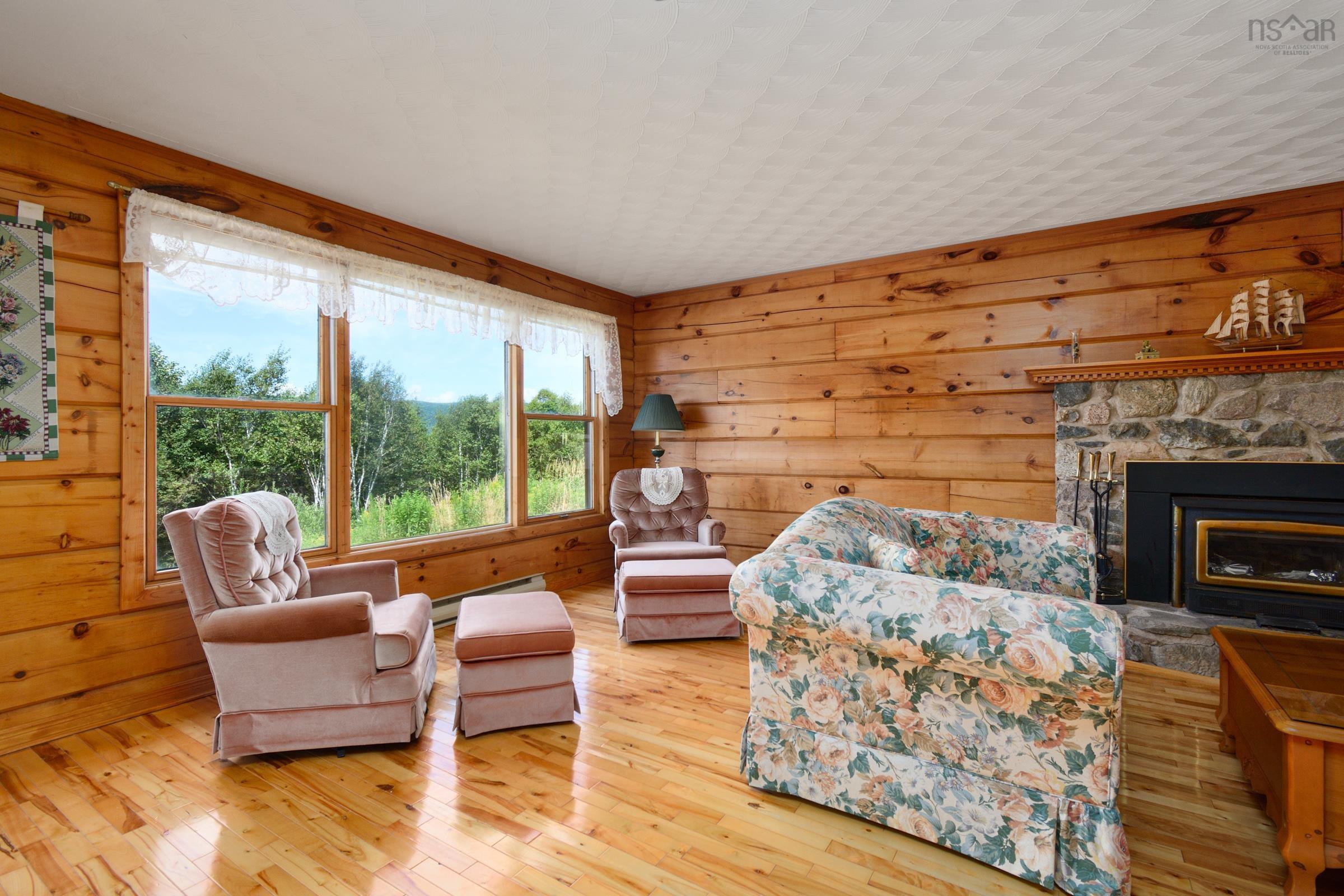 $549,900.00: 776 105 Highway, Boularderie East