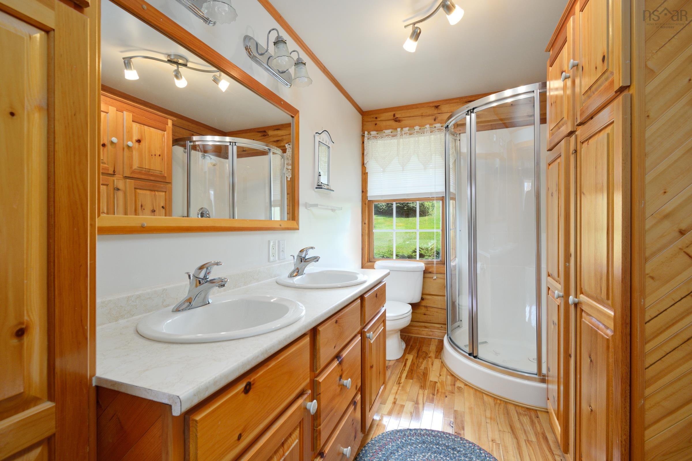 $549,900.00: 776 105 Highway, Boularderie East