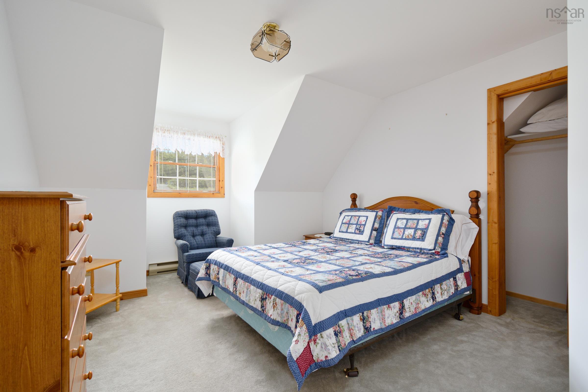 $549,900.00: 776 105 Highway, Boularderie East