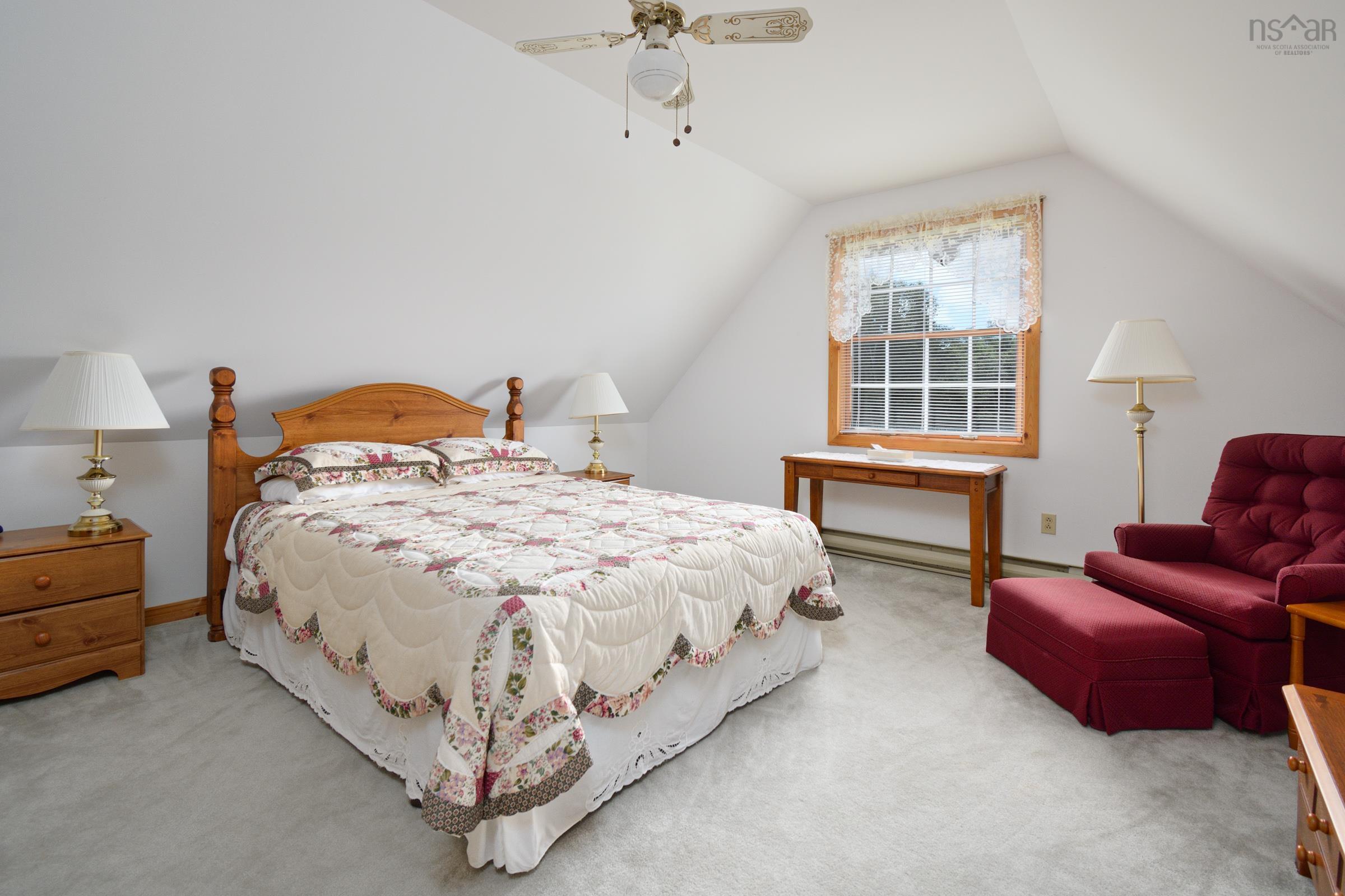 $549,900.00: 776 105 Highway, Boularderie East