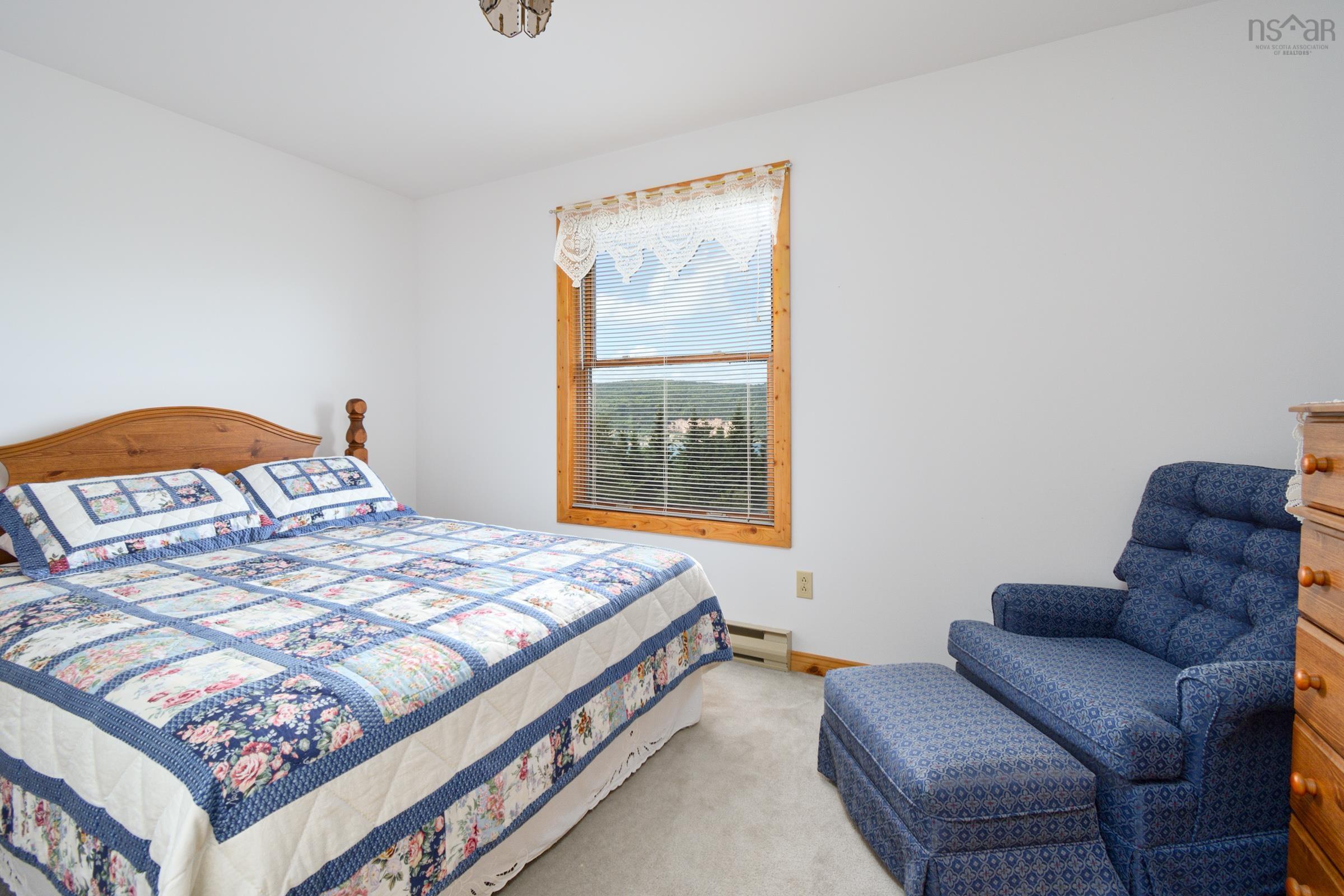 $549,900.00: 776 105 Highway, Boularderie East